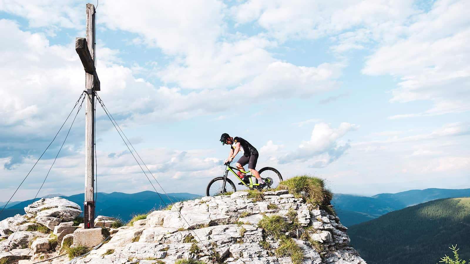 Neueinsteiger und Wiederanfänger sollten während der Radtour auf ihren Puls achten.