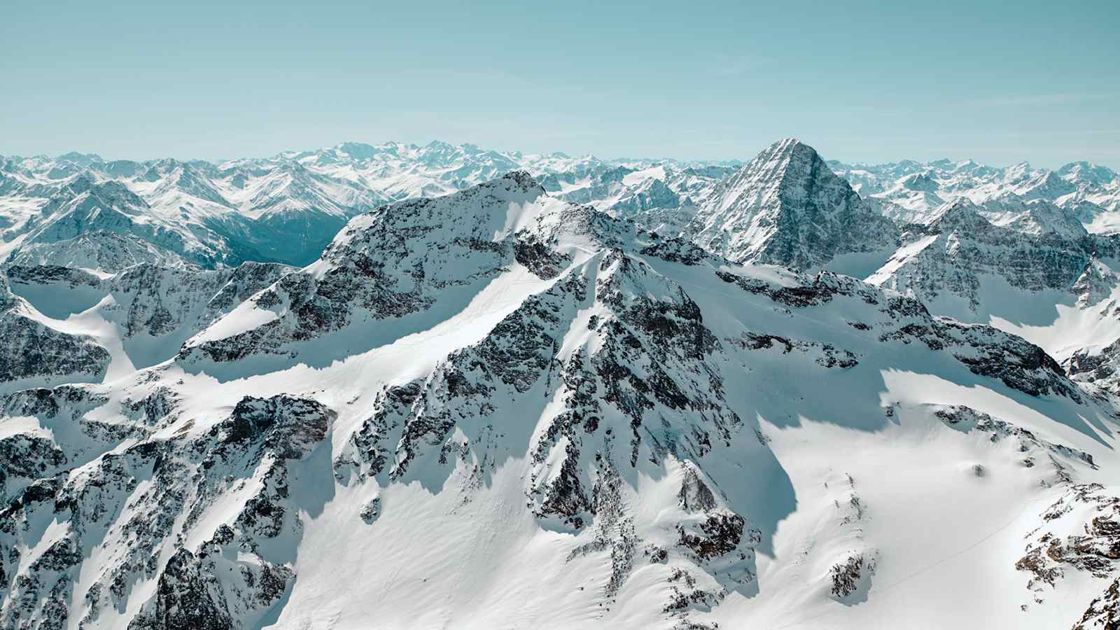 Der Blick vom Piz Buin in Richtung Süden.