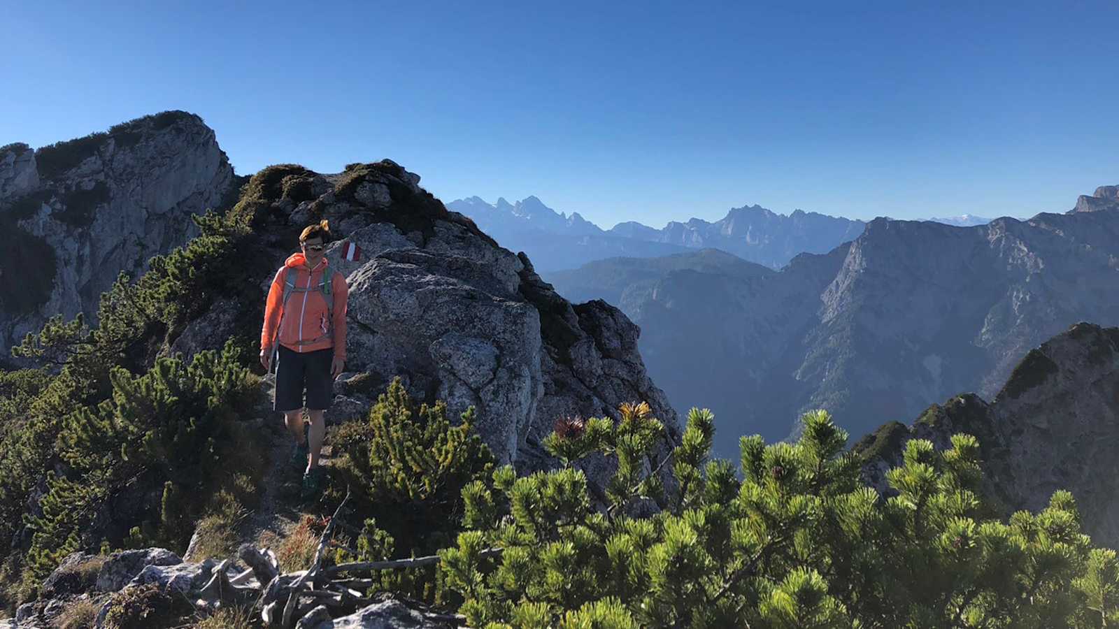 Auf Gratwanderungen kann man die warme Herbstsonne besonders intensiv genießen.