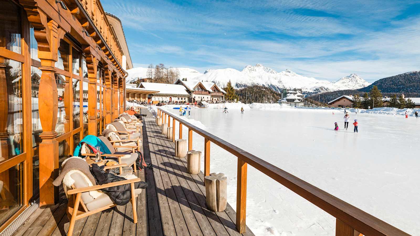 Das Kulm-Eispavillon ermöglicht einen Blick auf den See in erster Reihe. 