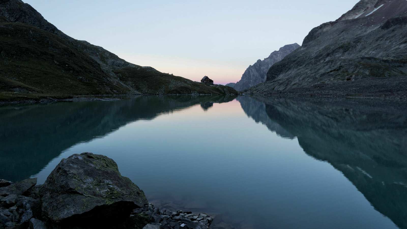 Sehr schöne Abendstimmung beim Oberer See bei der Adolf-Nossberger Hütte