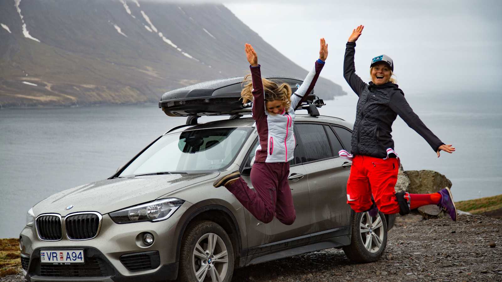 Connect: Freeriderin Sandra Lahnsteiner und Mountainbikerin Hannah Barnes waren gemeinsam auf Island