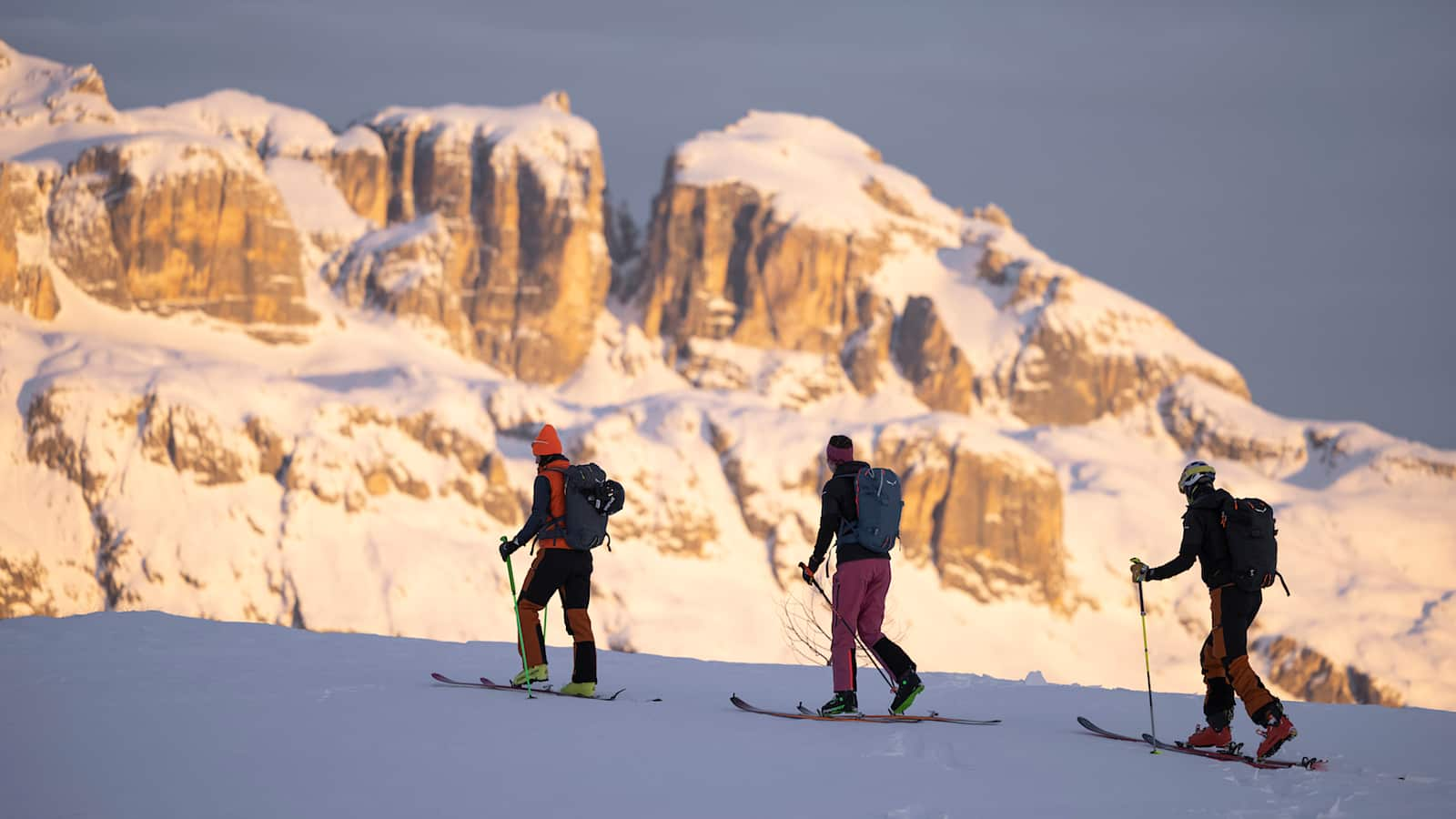 Eine Skitour erfordert neben Erfahrung und Ausdauer vor allem das richtige Equipment. Salewa stattet dich hier als Gewinner voll für dein Vorhaben aus.