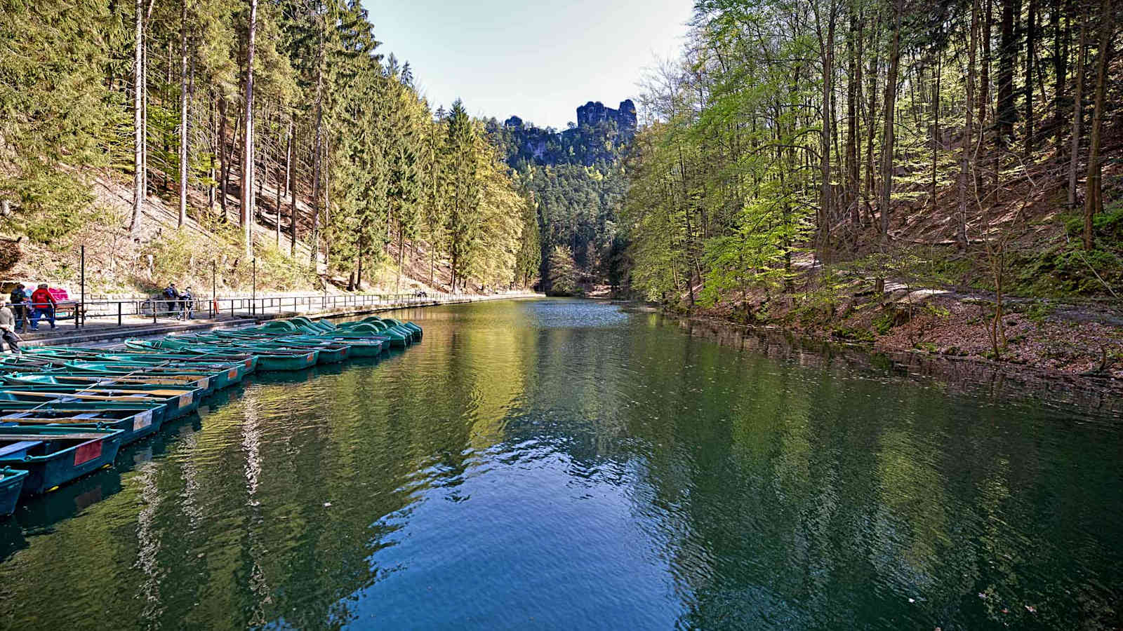 Vom Wasser aus lässt sich die Landschaft besonders gut genießen.