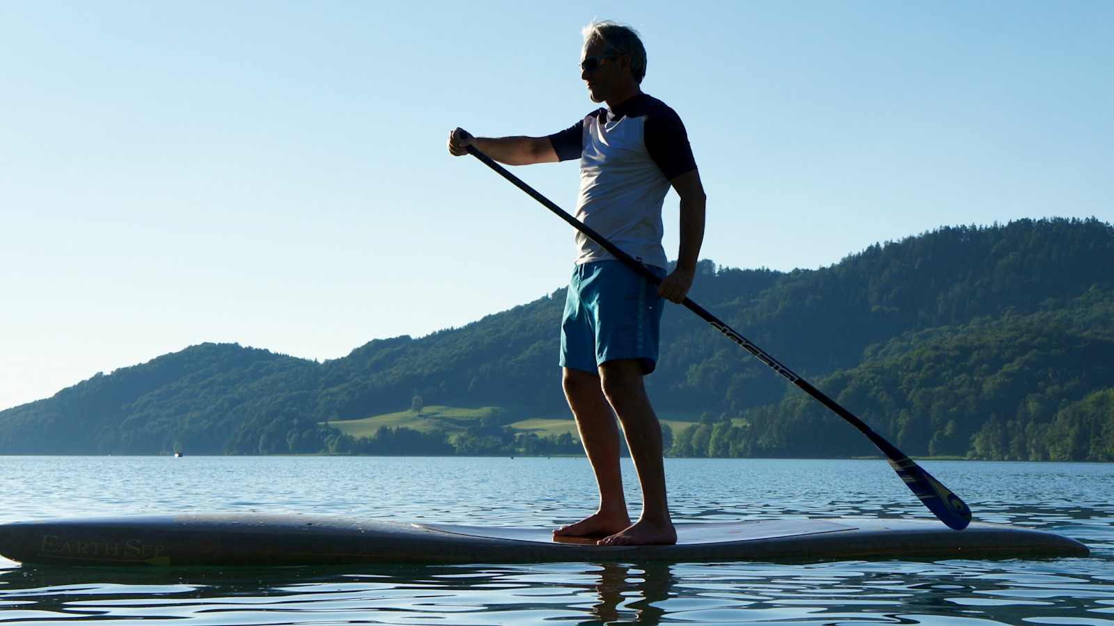 Gerald Valentin auf dem SUP