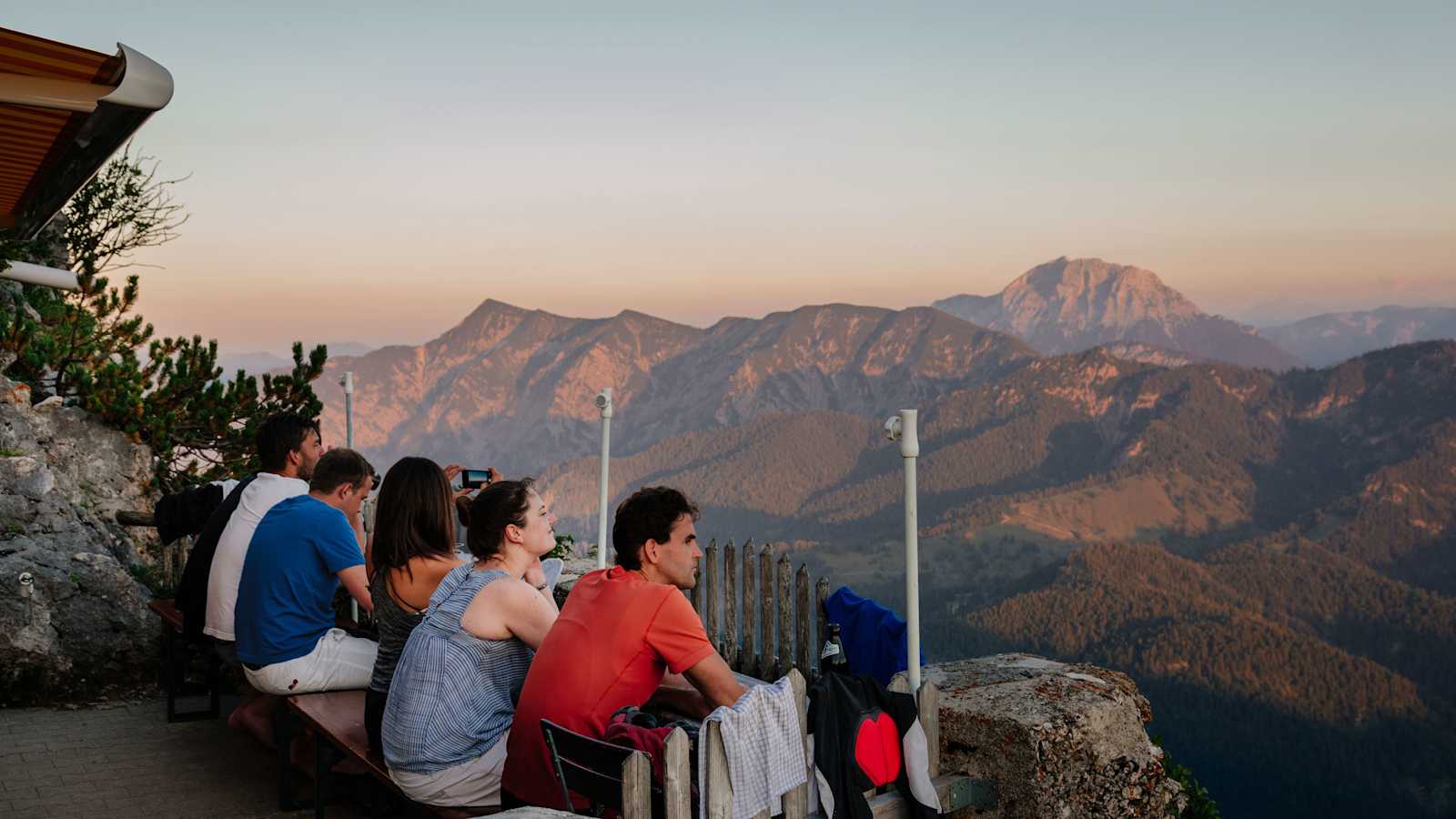 Bei gutem Wetter hat die Tegernseer Hütte einen der schönsten Sonnenuntergänge der Ostalpen. 