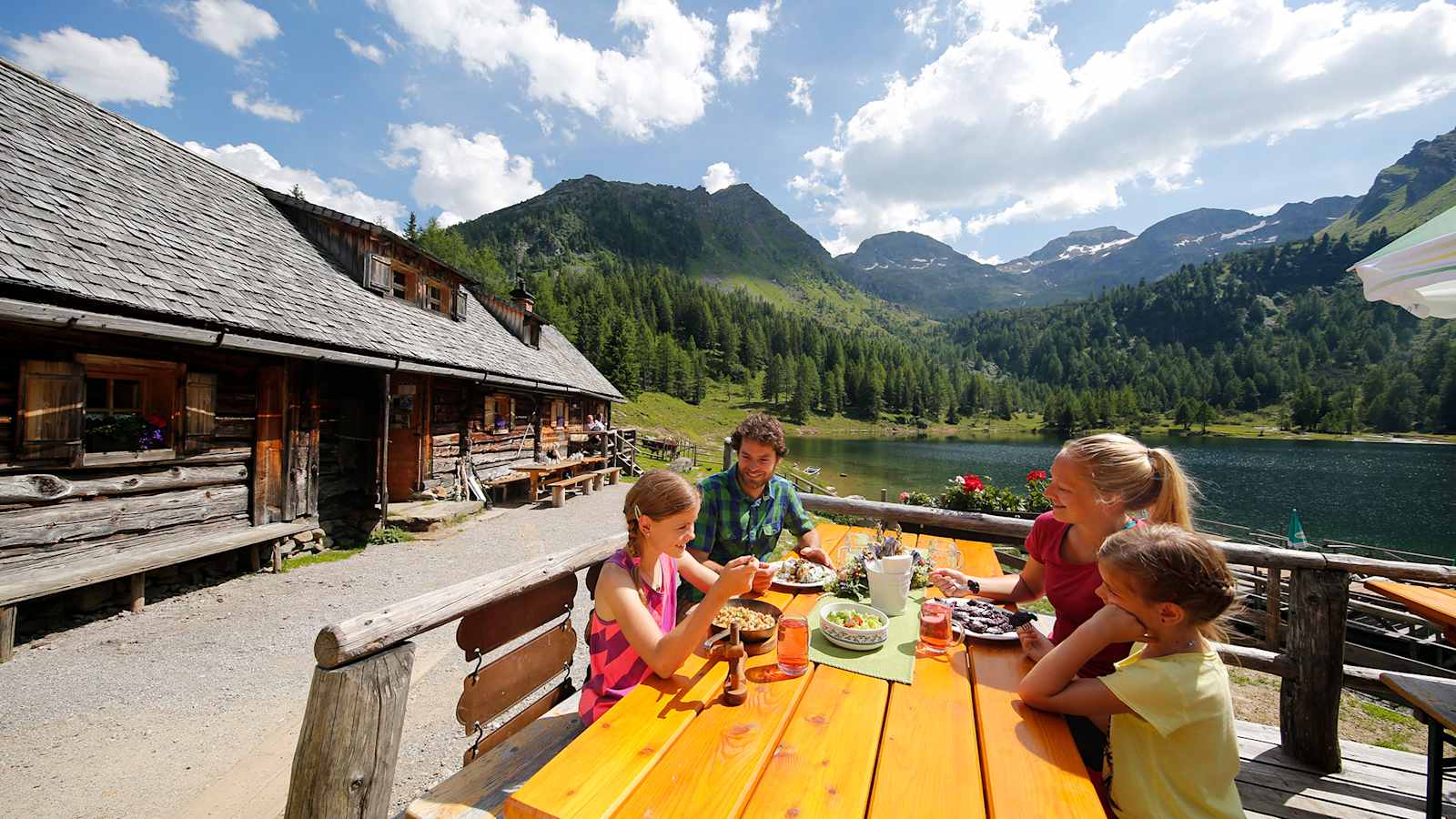 Fahrlechhütte am Ufer des Duisitzkarsees