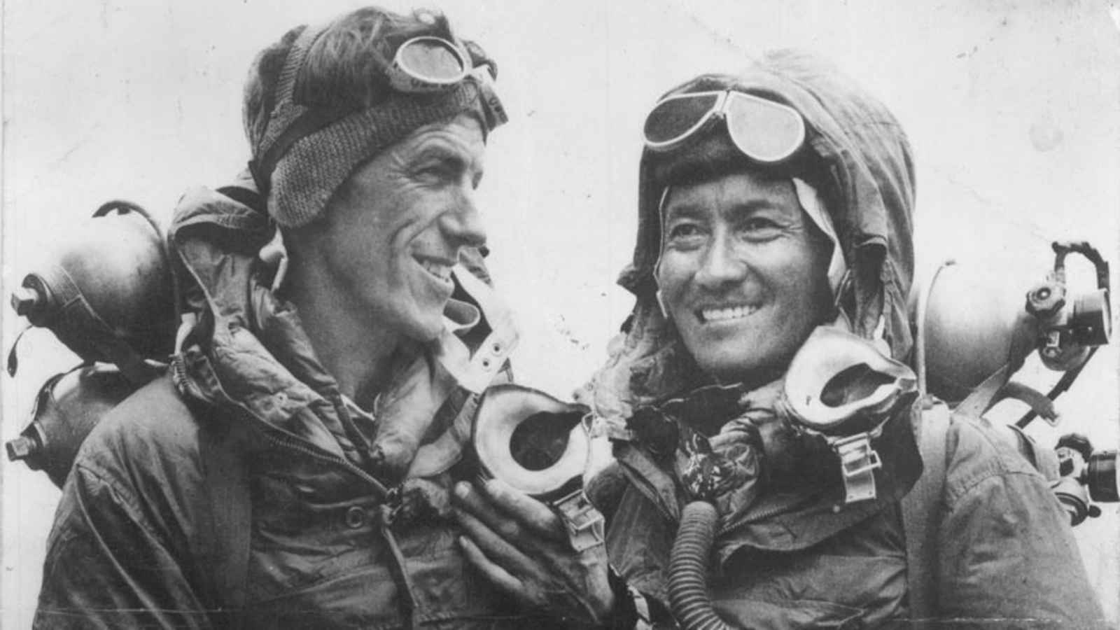 Edmund Hillary und Tenzing Norgay, die Erstbesteiger des Mount Everest, erreichten den Gipfel mit künstlichem Sauerstoff