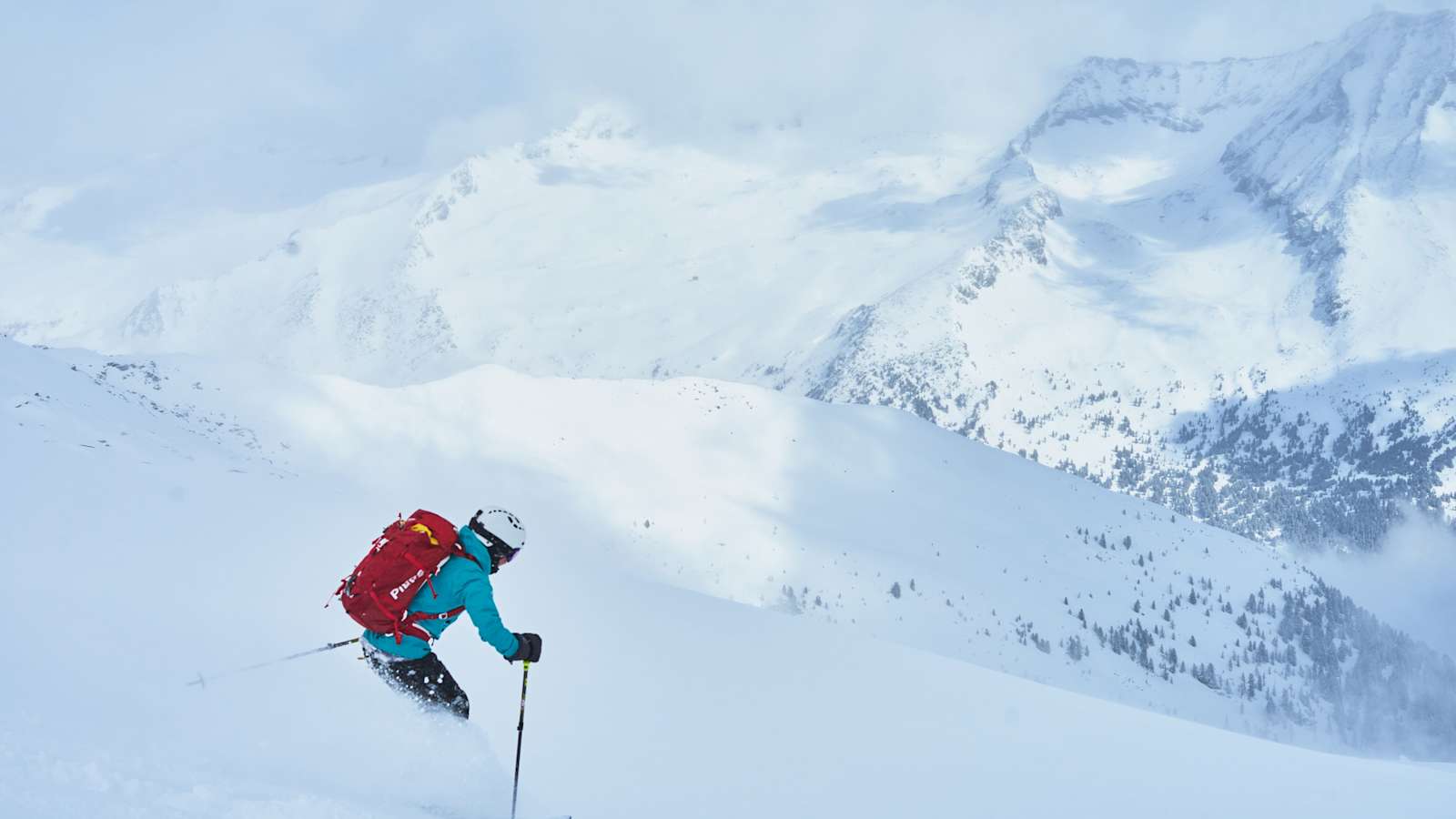 Abfahrt im Pulverschnee