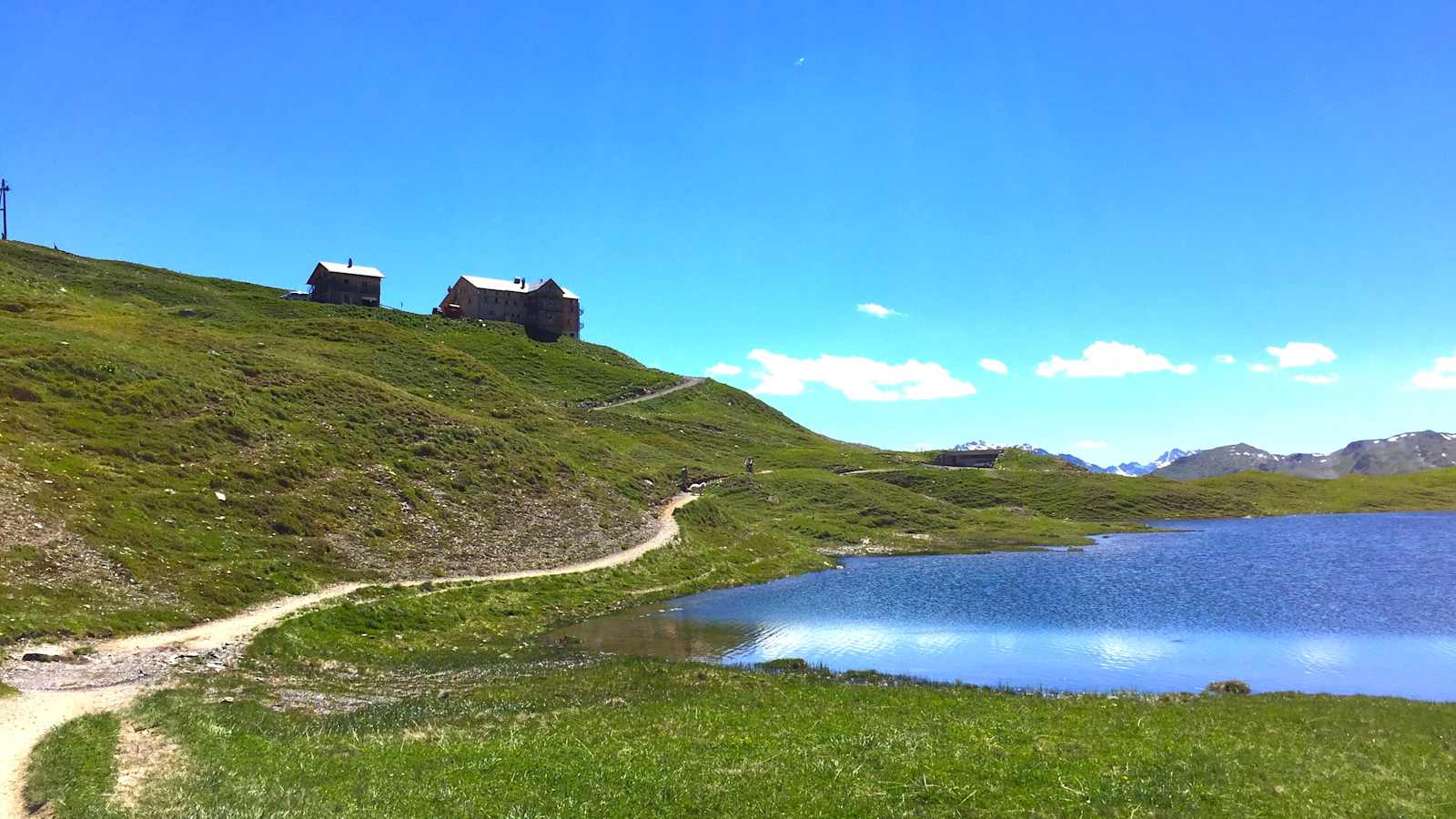 Heilbronner Hütte mit Scheidseen