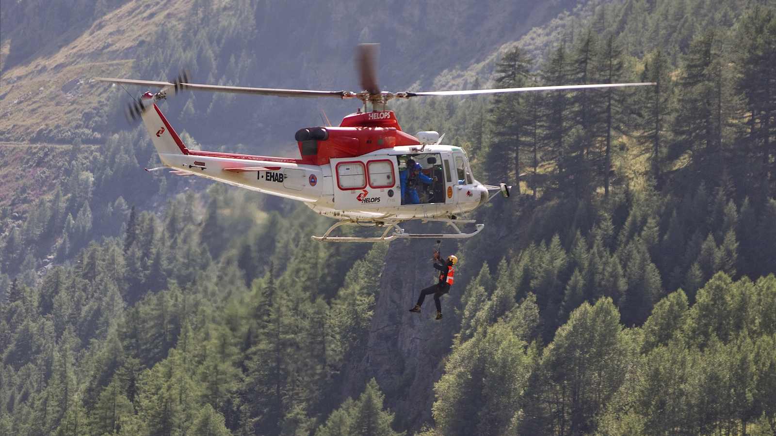 Hubschrauberrettung am Berg