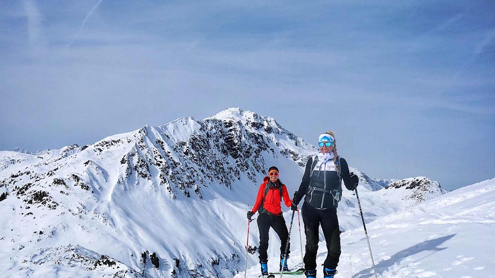 Skitourenanfängerinnen Maggy und Anja