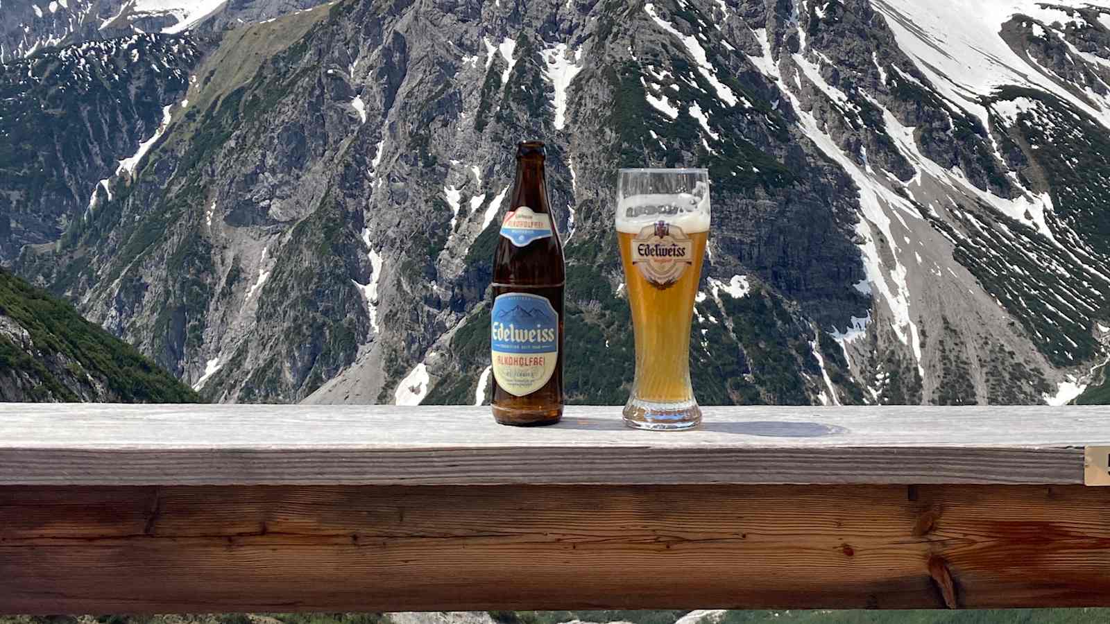 Edelweiss Alkoholfrei – isotonische Erfrischung, natürlich, pur und kalorienreduziert. Der ideale Wegbegleiter für jede Wanderung.