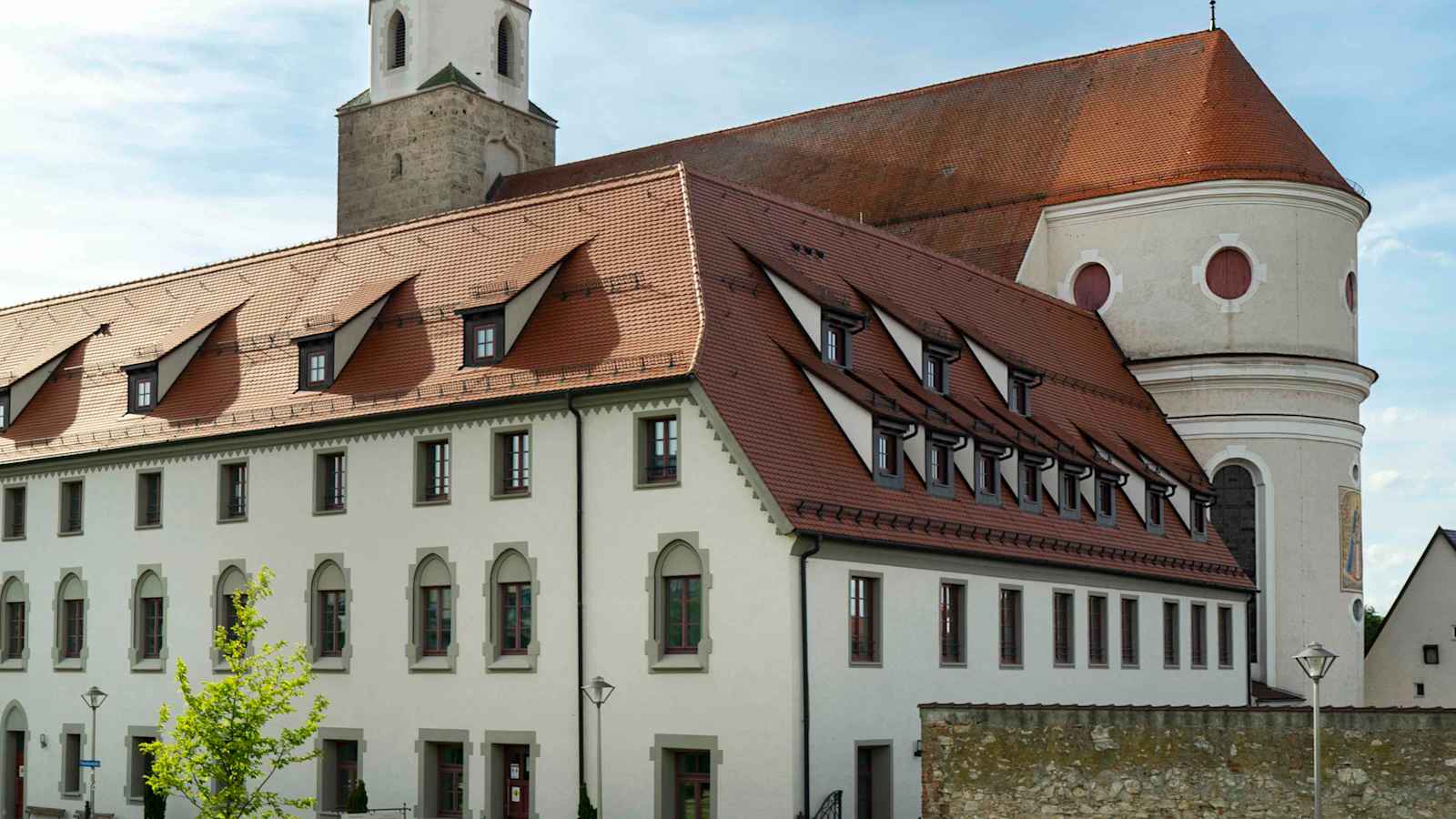 Das Kloster Ehingen am Bierwanderweg.