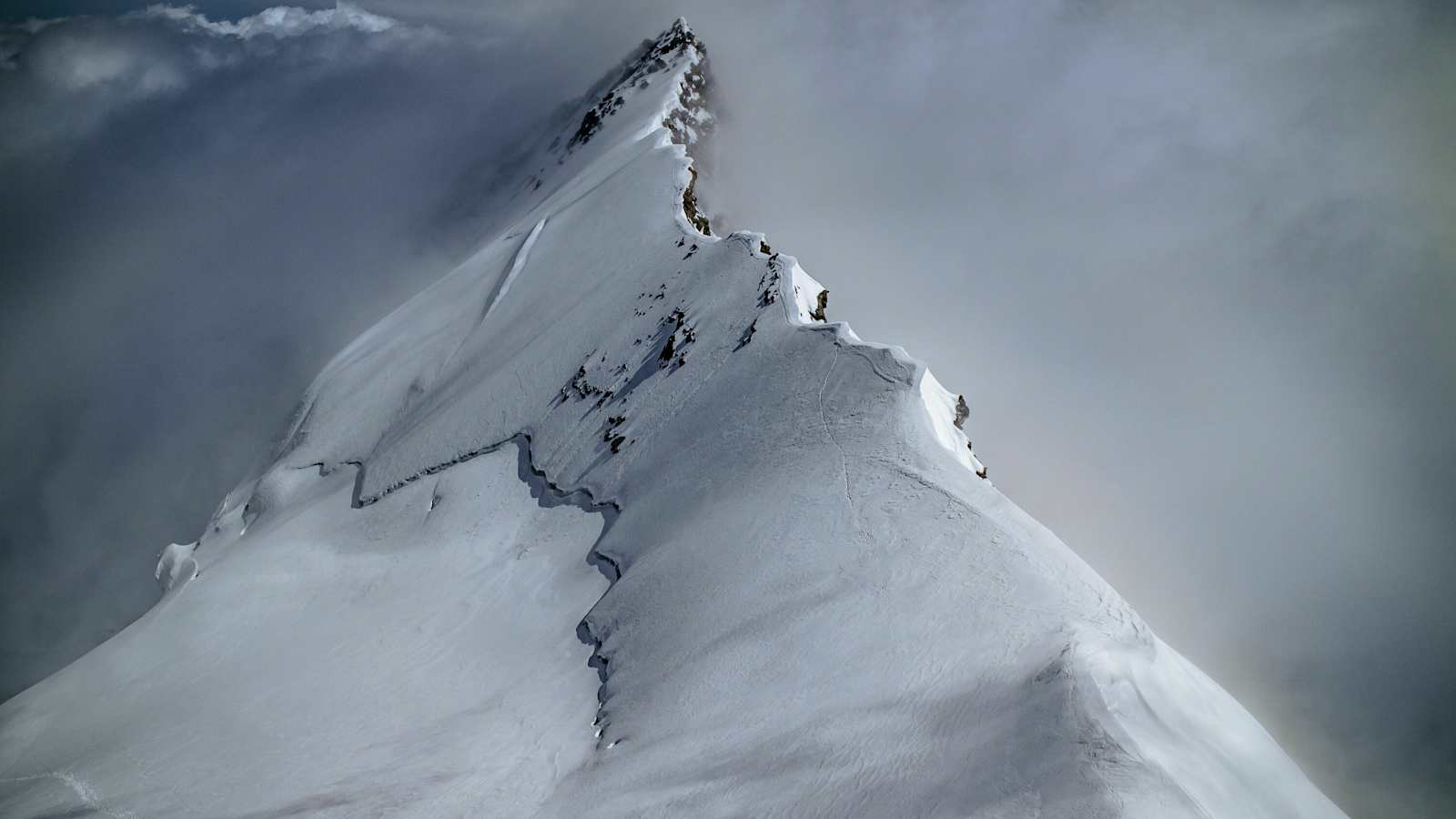 7 European Summits: Dufourspitze