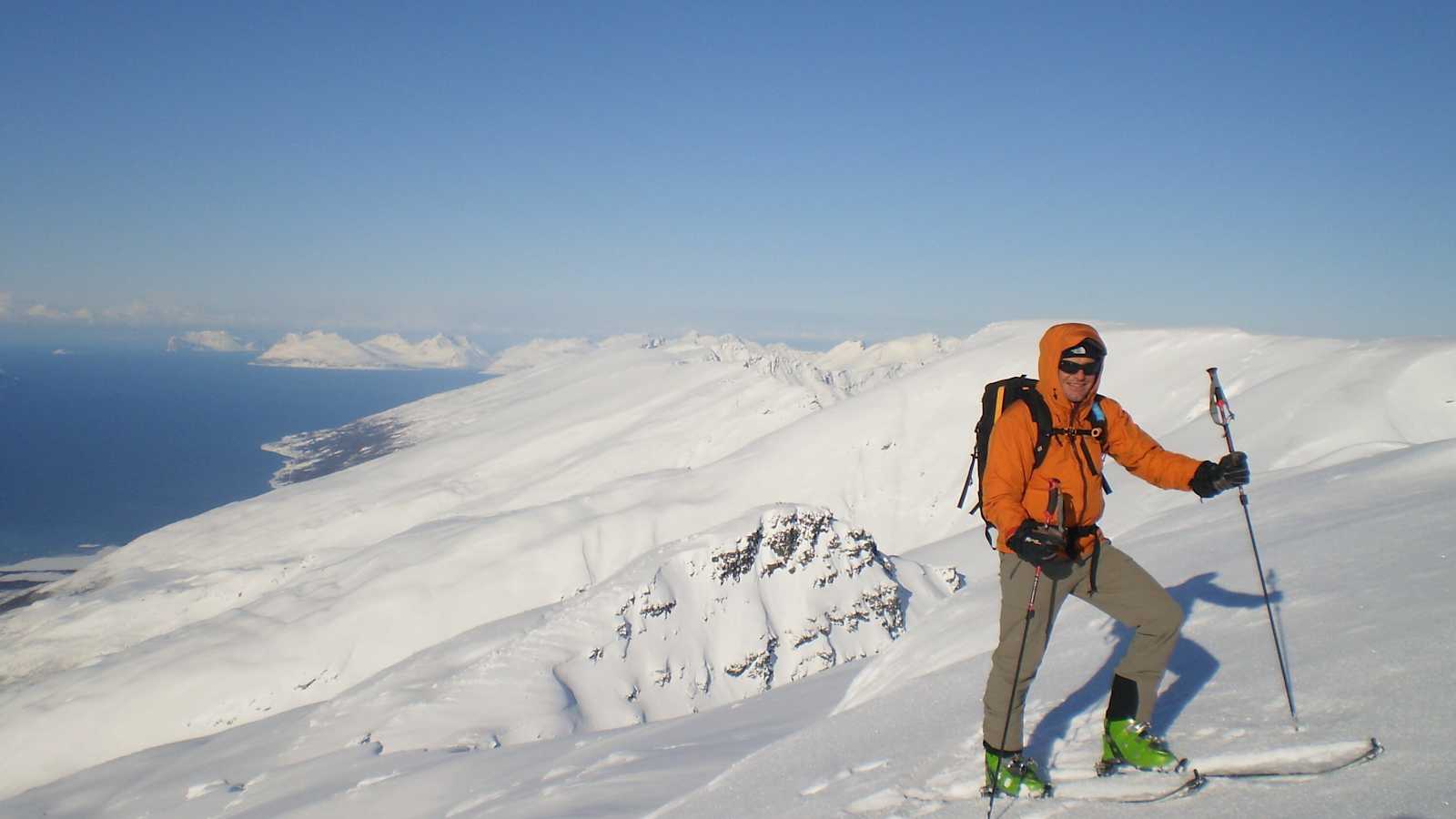 Ein Abstecher von Lyngseidet in die Provinz Olderdalen lohnt sich auf jeden Fall – hier stehen die Skitourenberge in Reih und Glied.