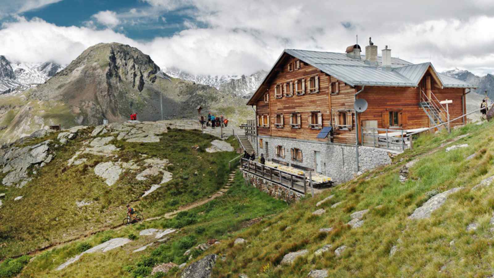 Die Marteller Hütte in den Ortler Alpen sucht ab Juni eine neue Pächterin oder einen neuen Pächter