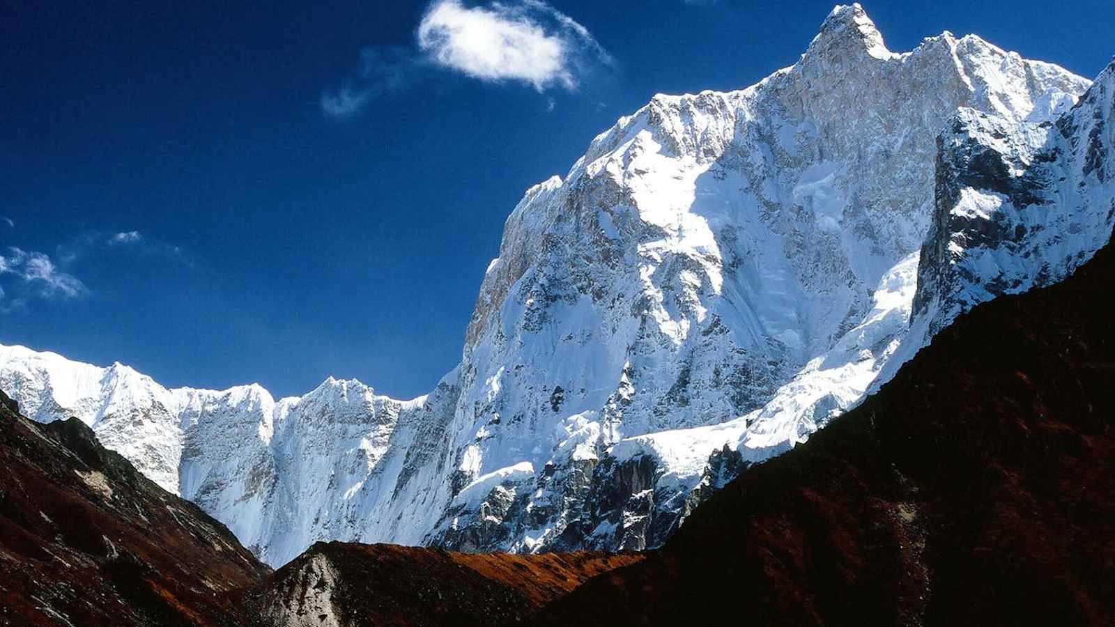 Phoktanglungma – „Berg mit Schultern“ – bedeutet der Name des Jannu in der Sprache der Limbu