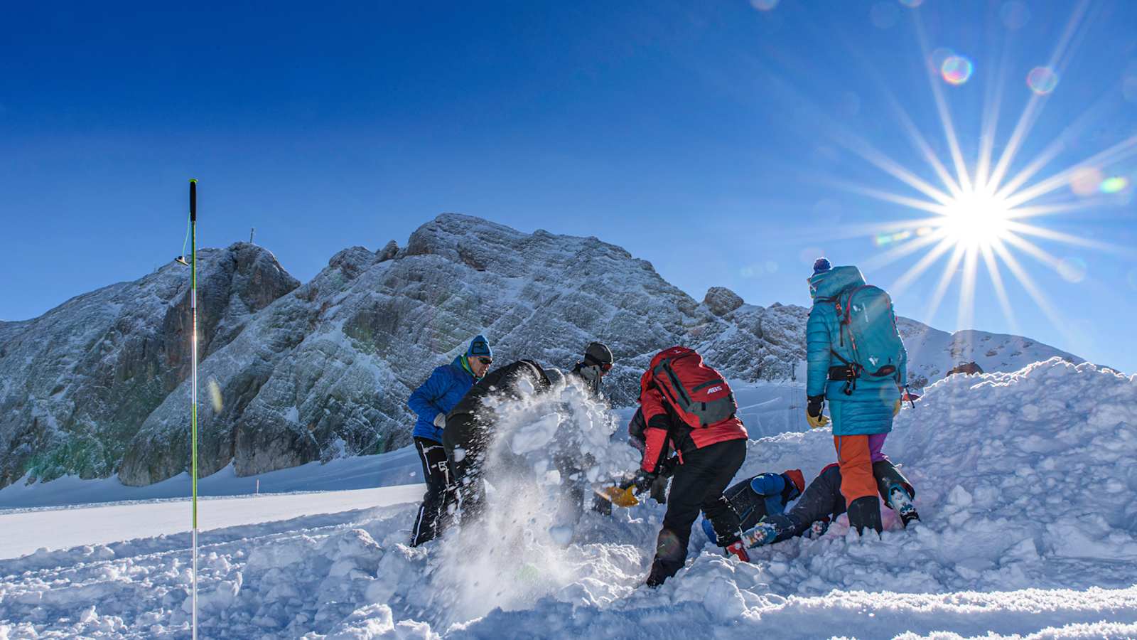 Lawinenübung im Winter