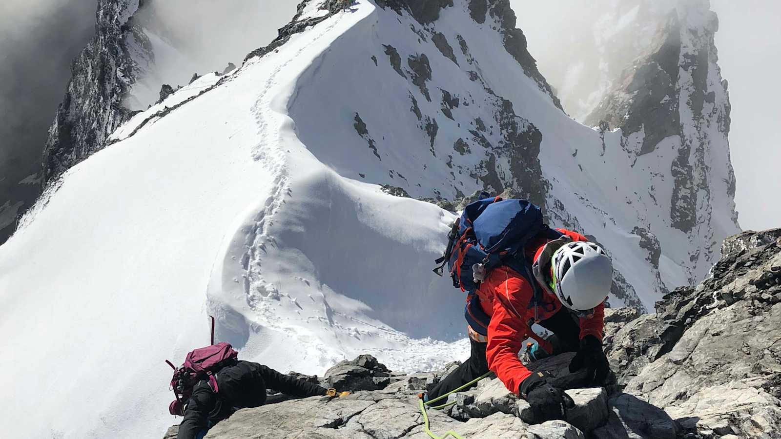 Unterwegs am anspruchsvollen Hintergrat auf den Ortler in Südtirol