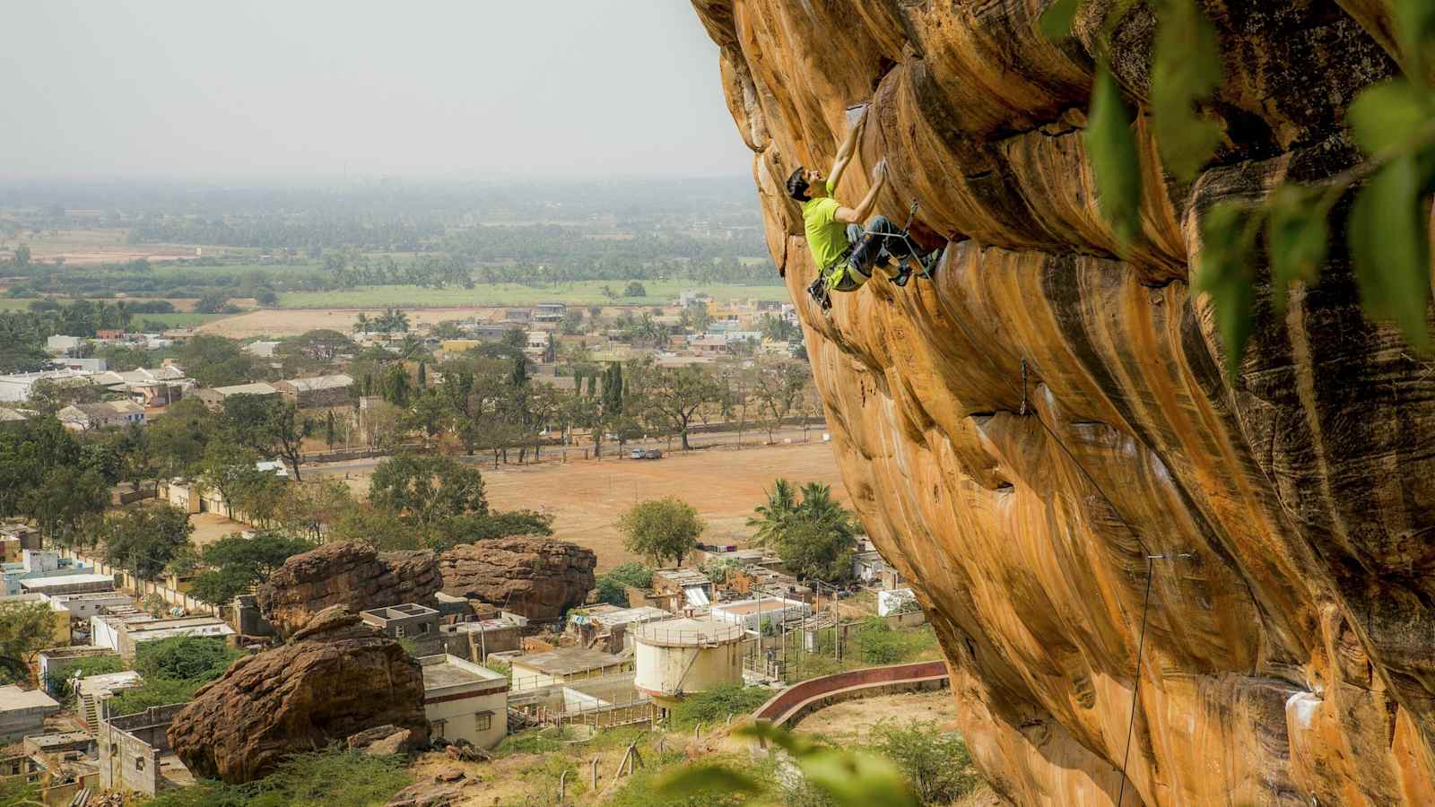 Jetzt steht der Fels für Kilian Fischhuber im Vordergrund, wie hier in Indien    