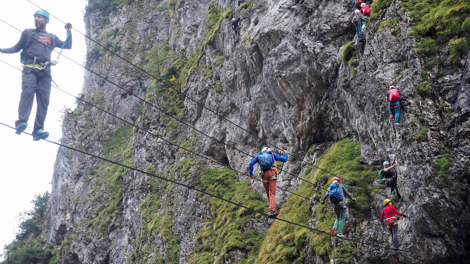 Schwindelfreiheit vorausgesetzt: Einstieg des Klettersteigs „Rosina“ in der Silberkarklamm