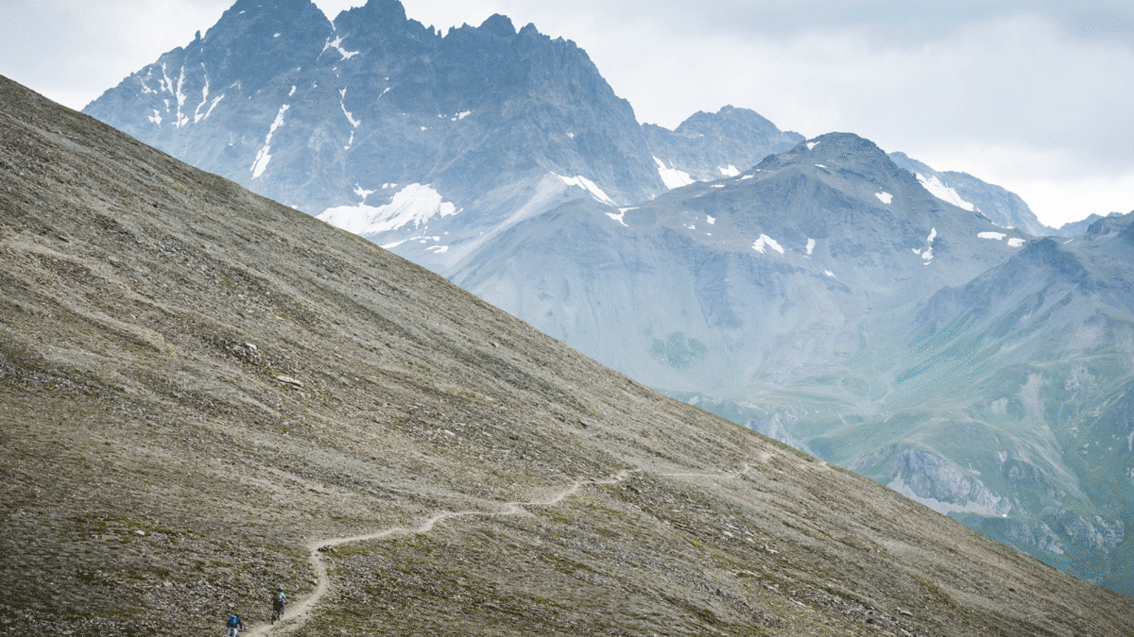 Abfahrt vom Fimberpass Richtung Val Sinestra