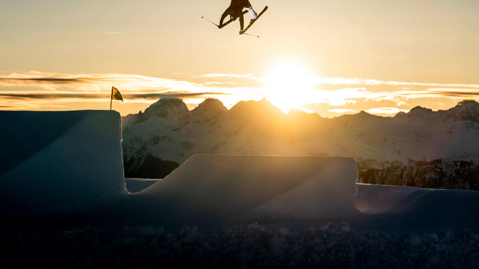 Andri Ragettli mit einem smoothen Cork 900 Double Nose im Snowpark von Laax, CH