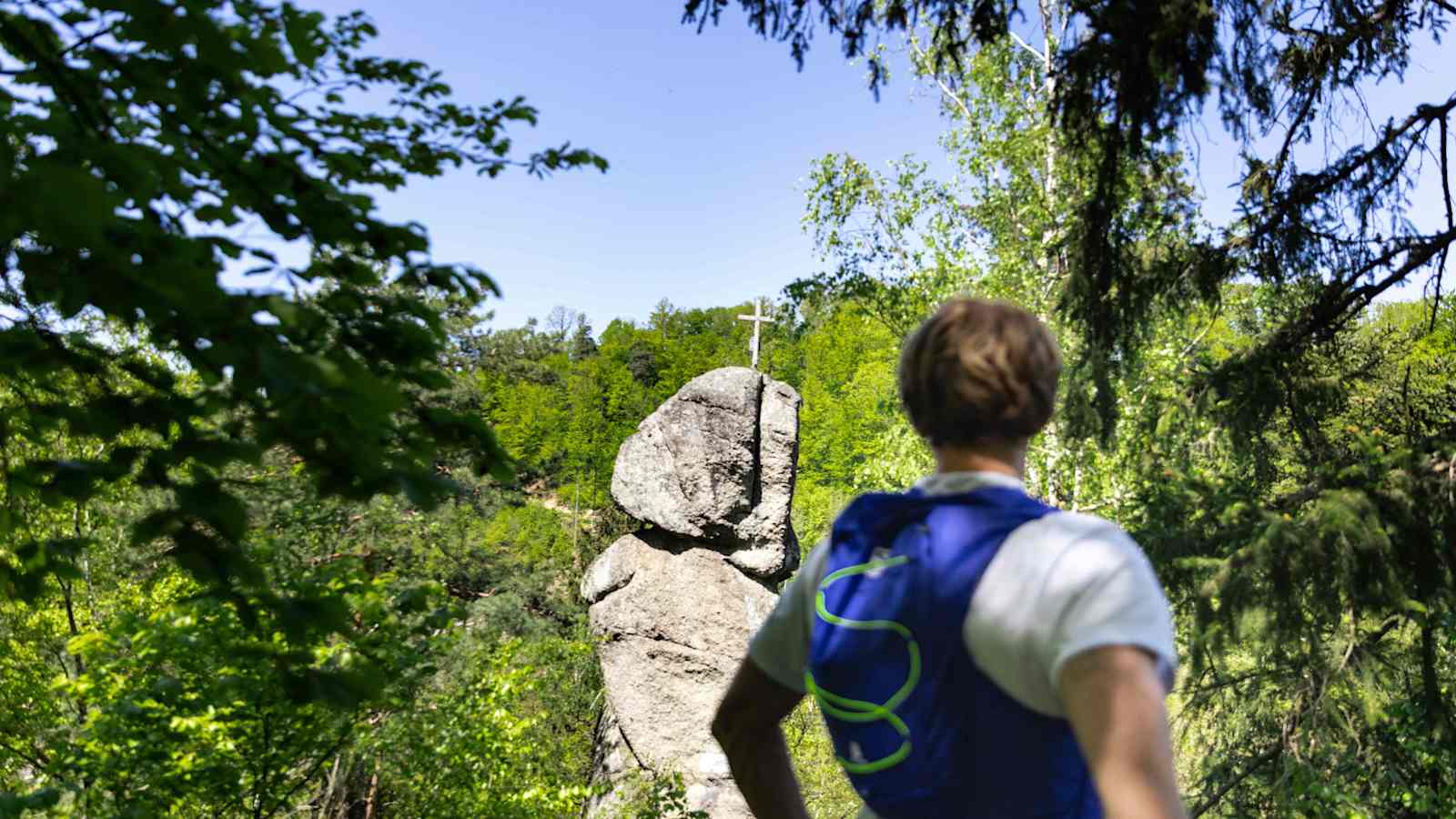 Die markante Felsnadel des Kerzensteins im Pesenbachtal