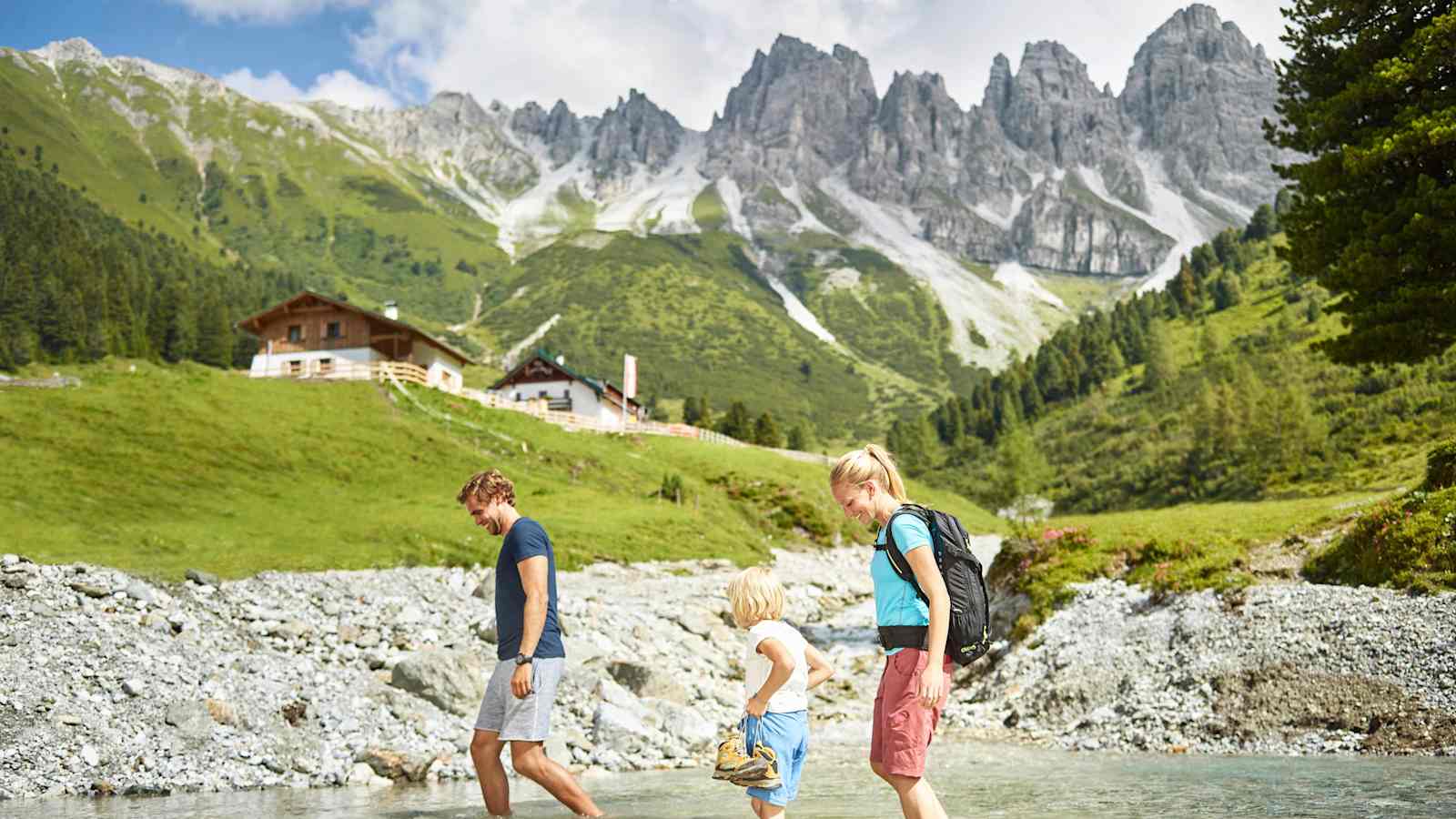 Die Region Innsbruck bietet wunderschöne Wandermöglichkeiten - wie etwa hier auf der Kemater Alm.