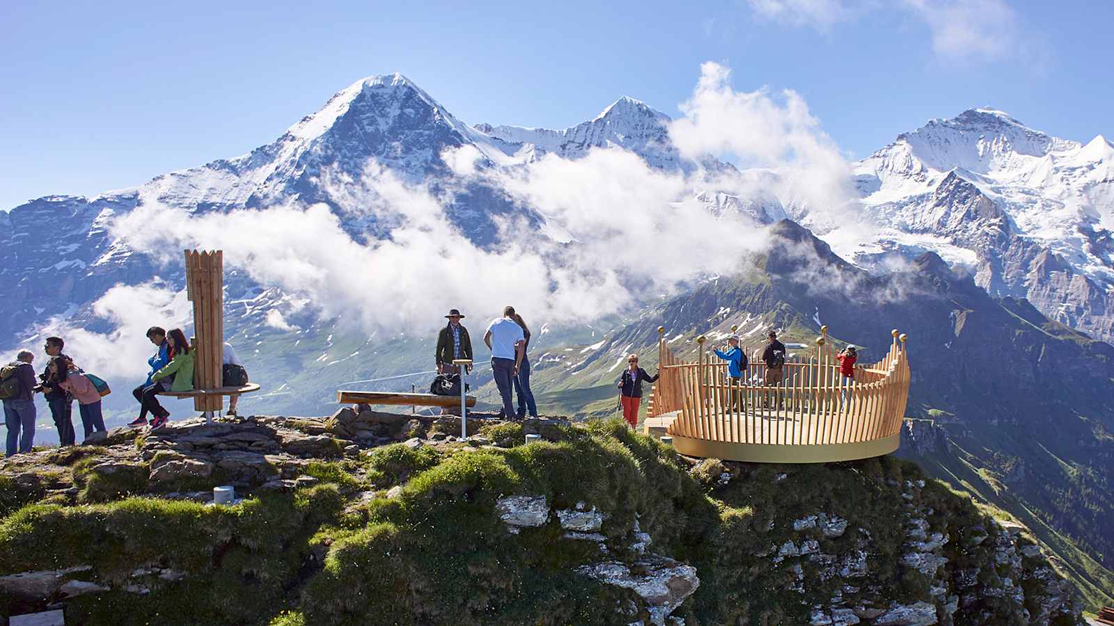 Der „Royal Walk“ ist ein gut ausgebauter Themenweg, auf dem man von der Bergstation Männlichen auf den Gipfel des Männlichen gelangt.