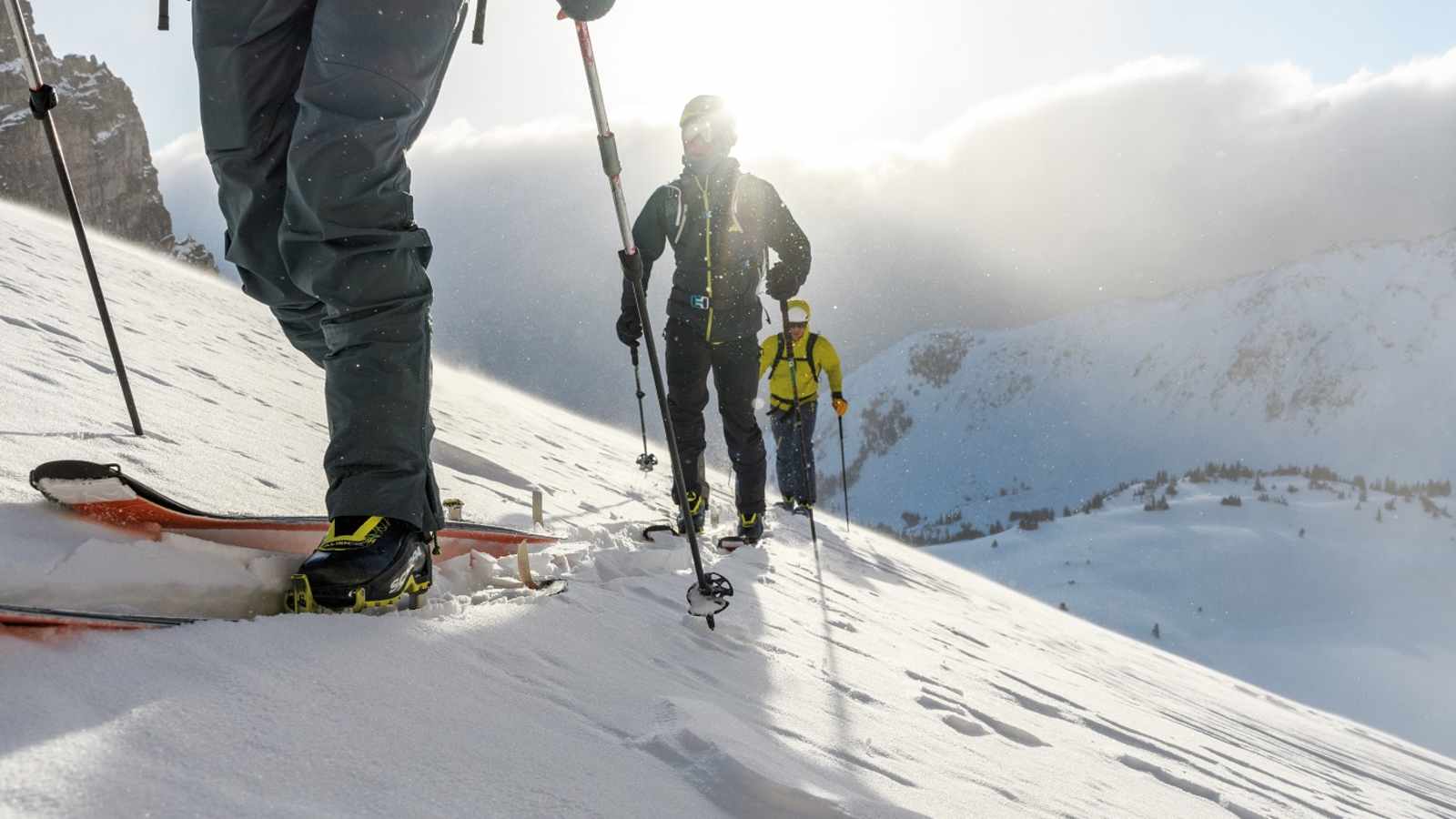 Der aufstiegsorientierte Skitourengeher freut sich über jedes Gramm weniger am Fuß