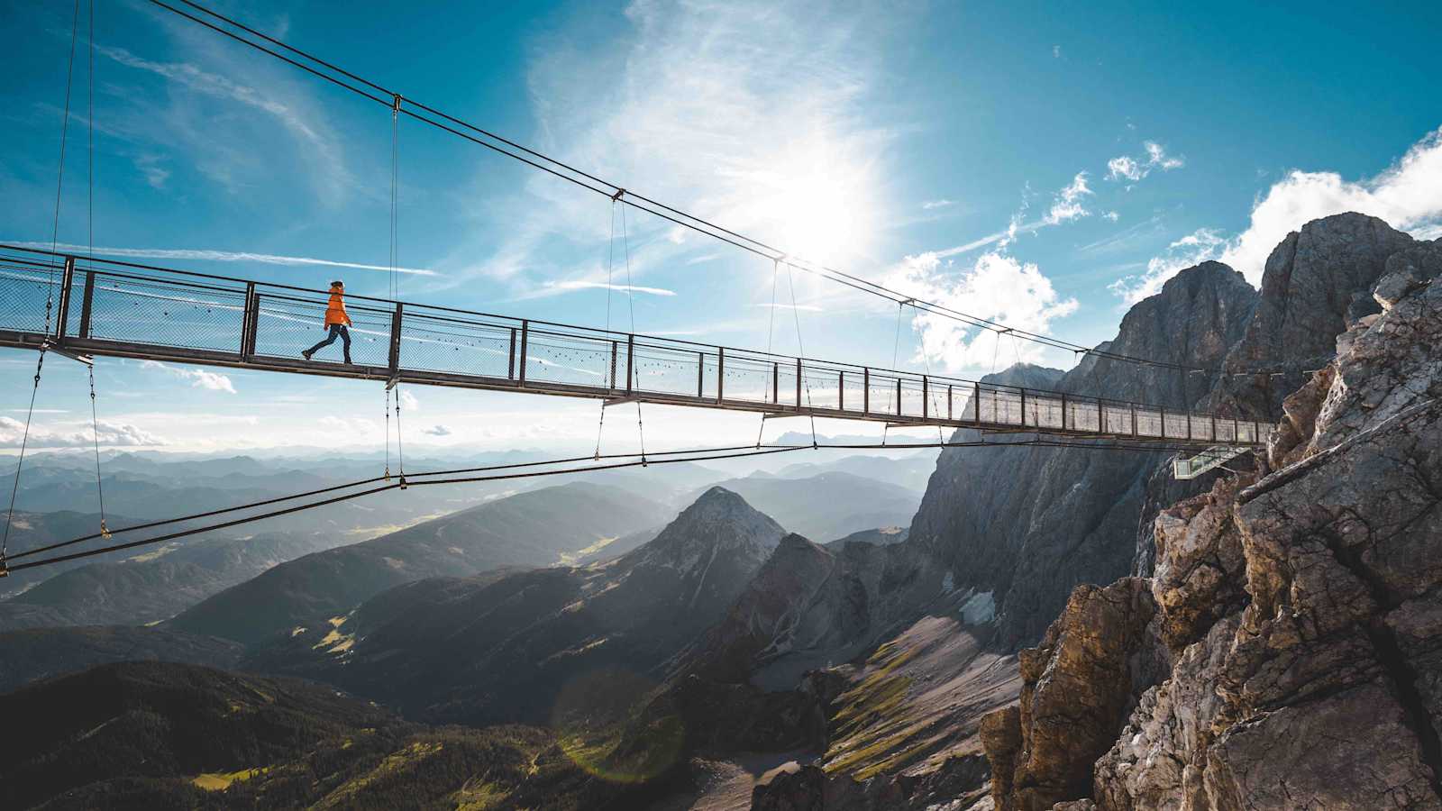 Die grandiose Hängebrücke führt direkt zur „Treppe ins Nichts“.