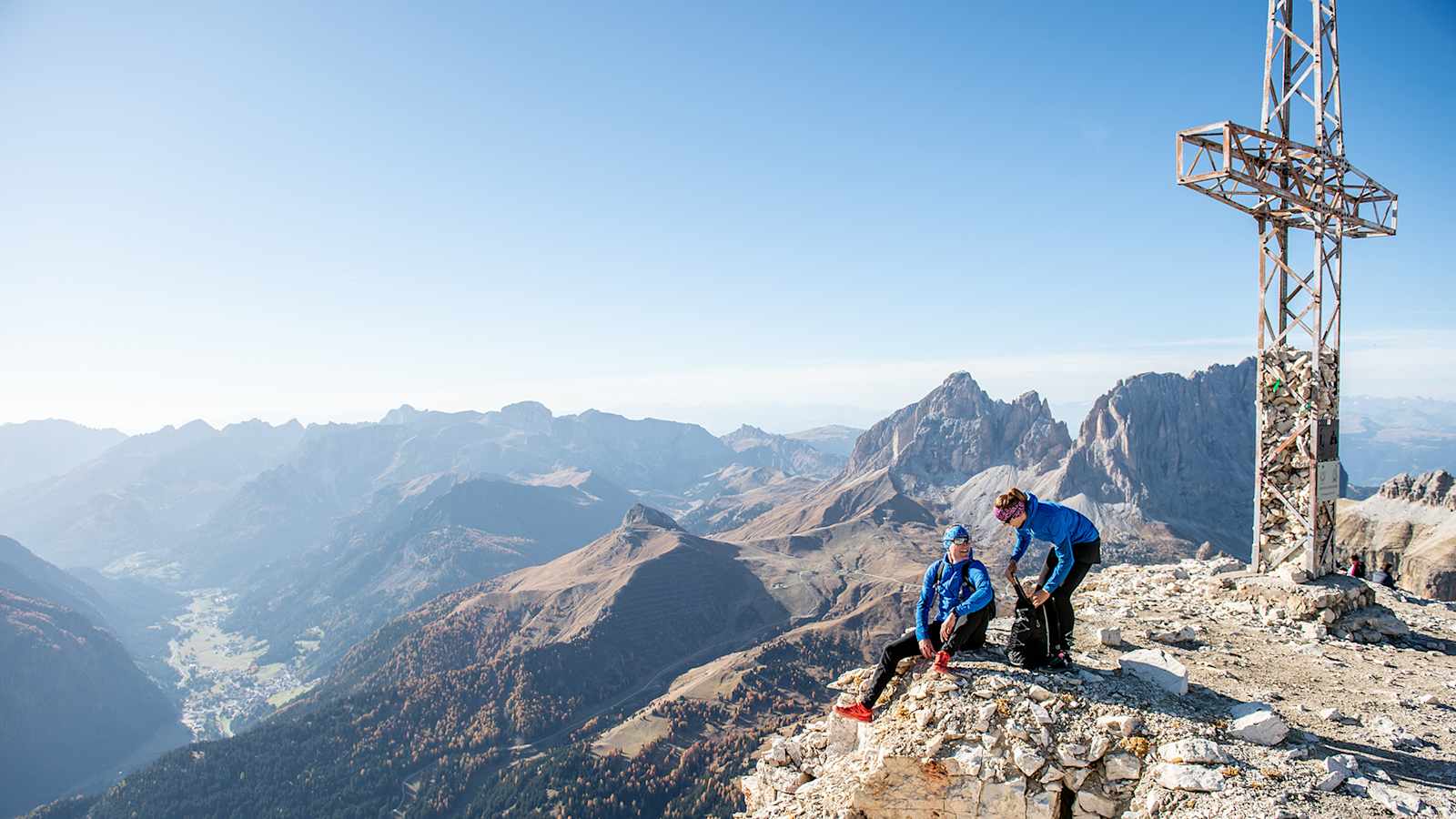 Die skinfit® VENTO Buin Jacke ist ideal beim Wandern, Skitouren und beim Langlaufen.