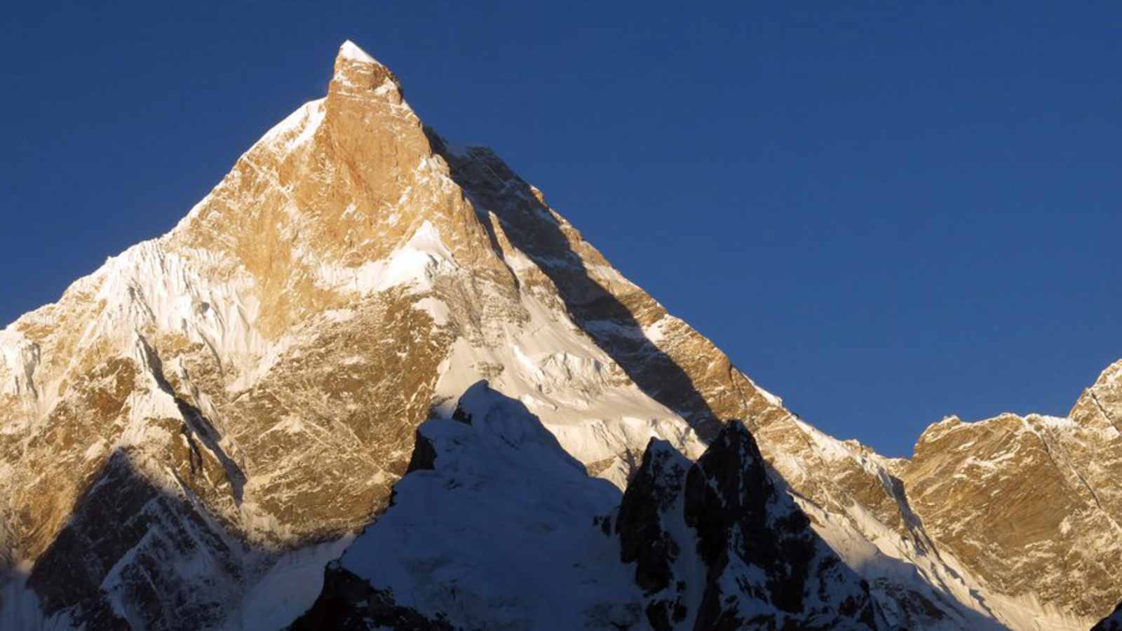 Nordostwand des Masherbrum 