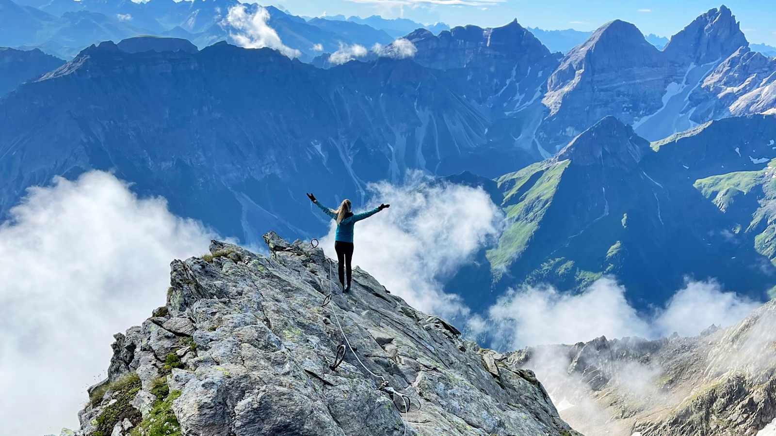 Verena Helminger und Pascal Schumacher besuchen als Salewa-Hüttenpraktikanten Hütten in Österreich und in der Schweiz