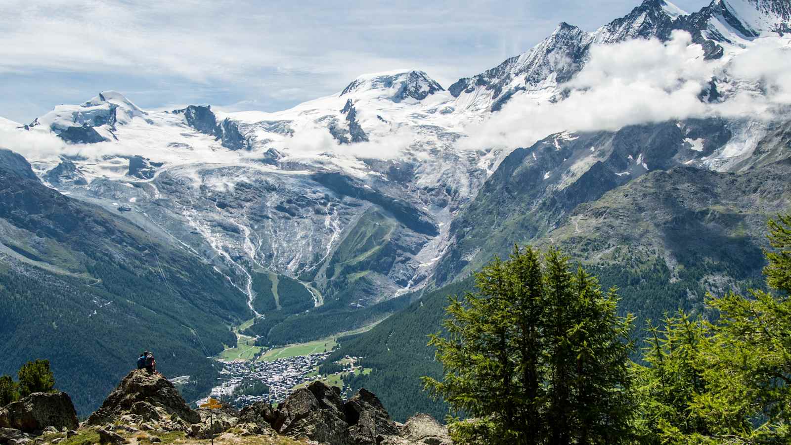 Blick zum Talkessel von Saas-Fee