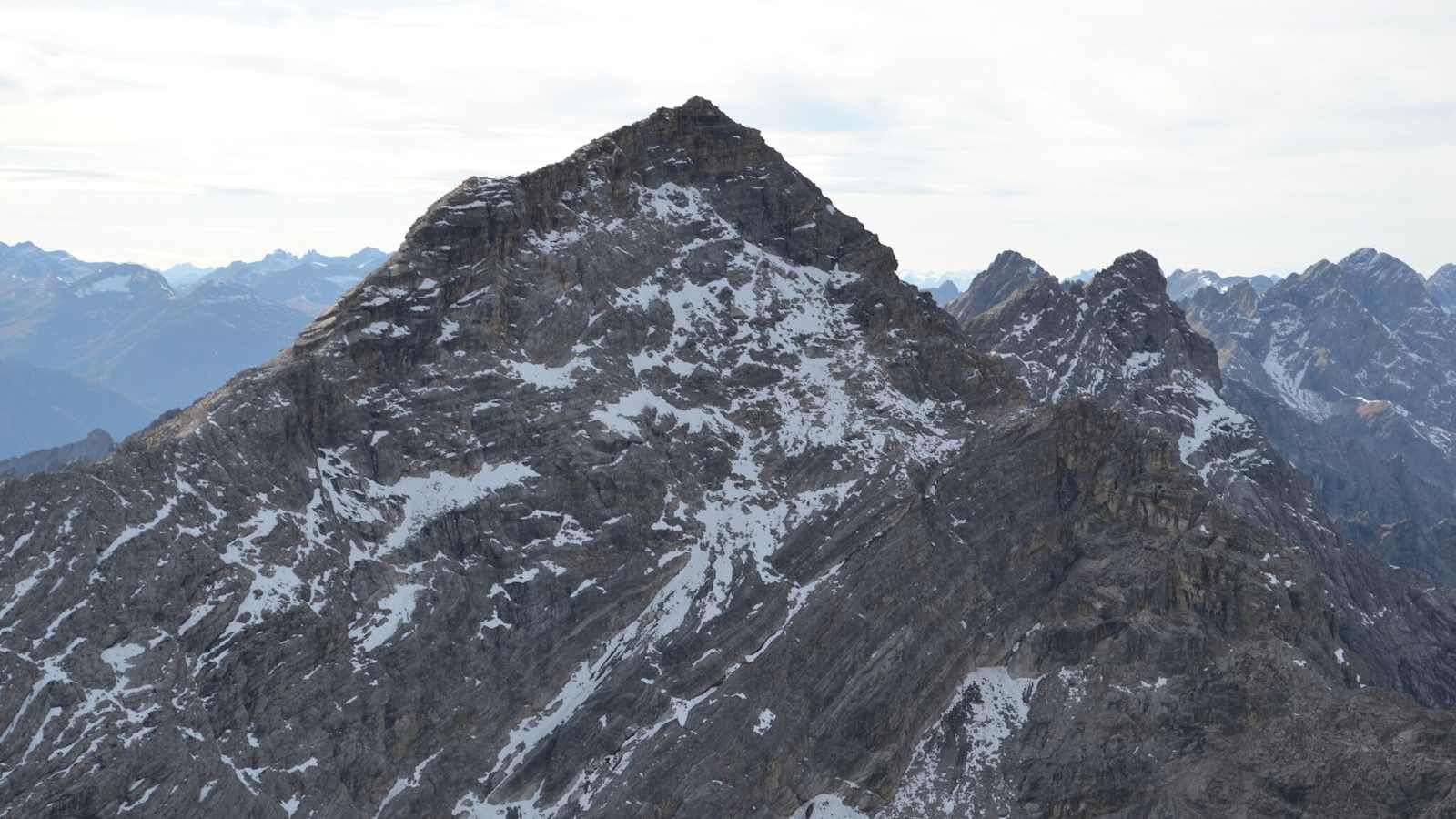 Blick auf die Urbeleskarspitze