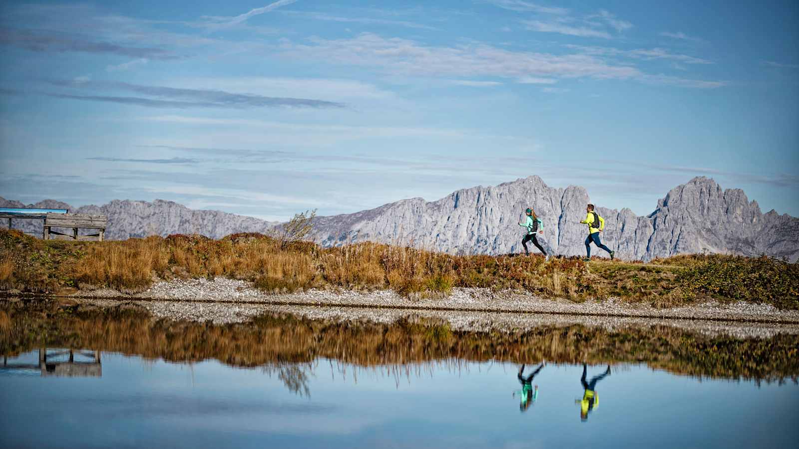 Ob Trailrunning oder Skitourengehen – viele Produkte können für mehrere Sportarten verwendet werden.