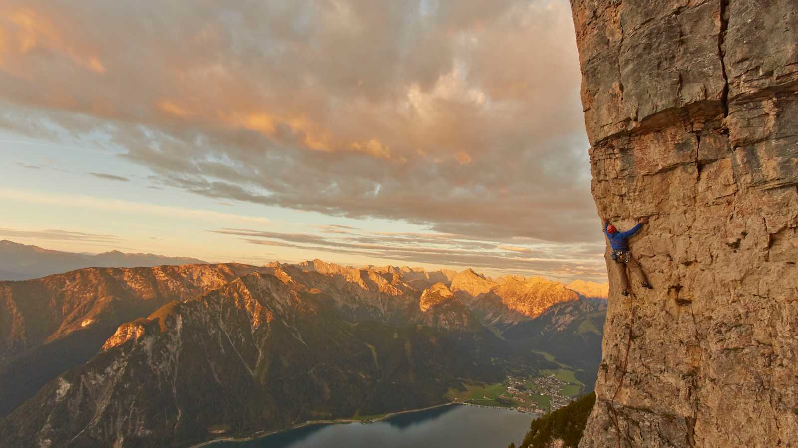 Klettern am Rotspitz (2.067 m) im Rofan über dem Achensee