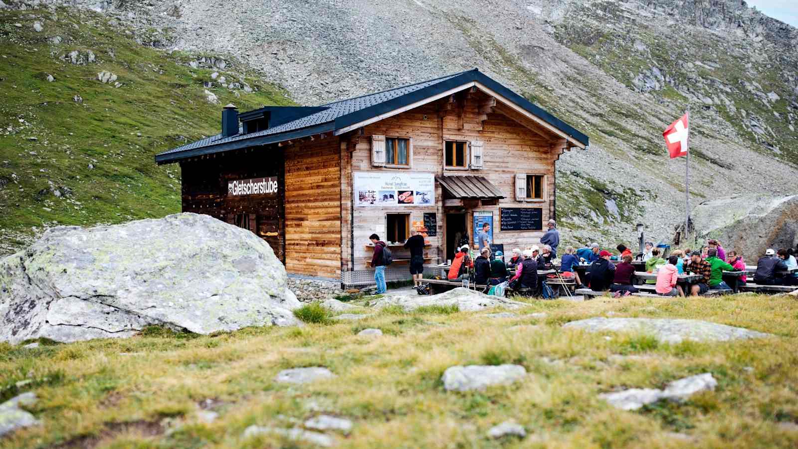 Die Gletscherstube nahe am Gletscher.