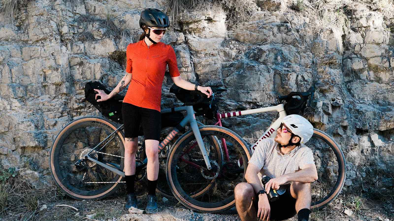 bikepacking kleidung tipps helm brille
