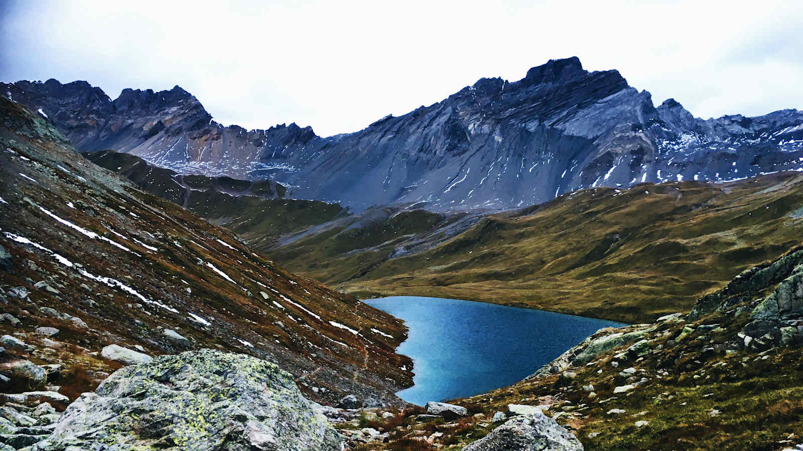 Bergsee in der Graubündner Bergwelt