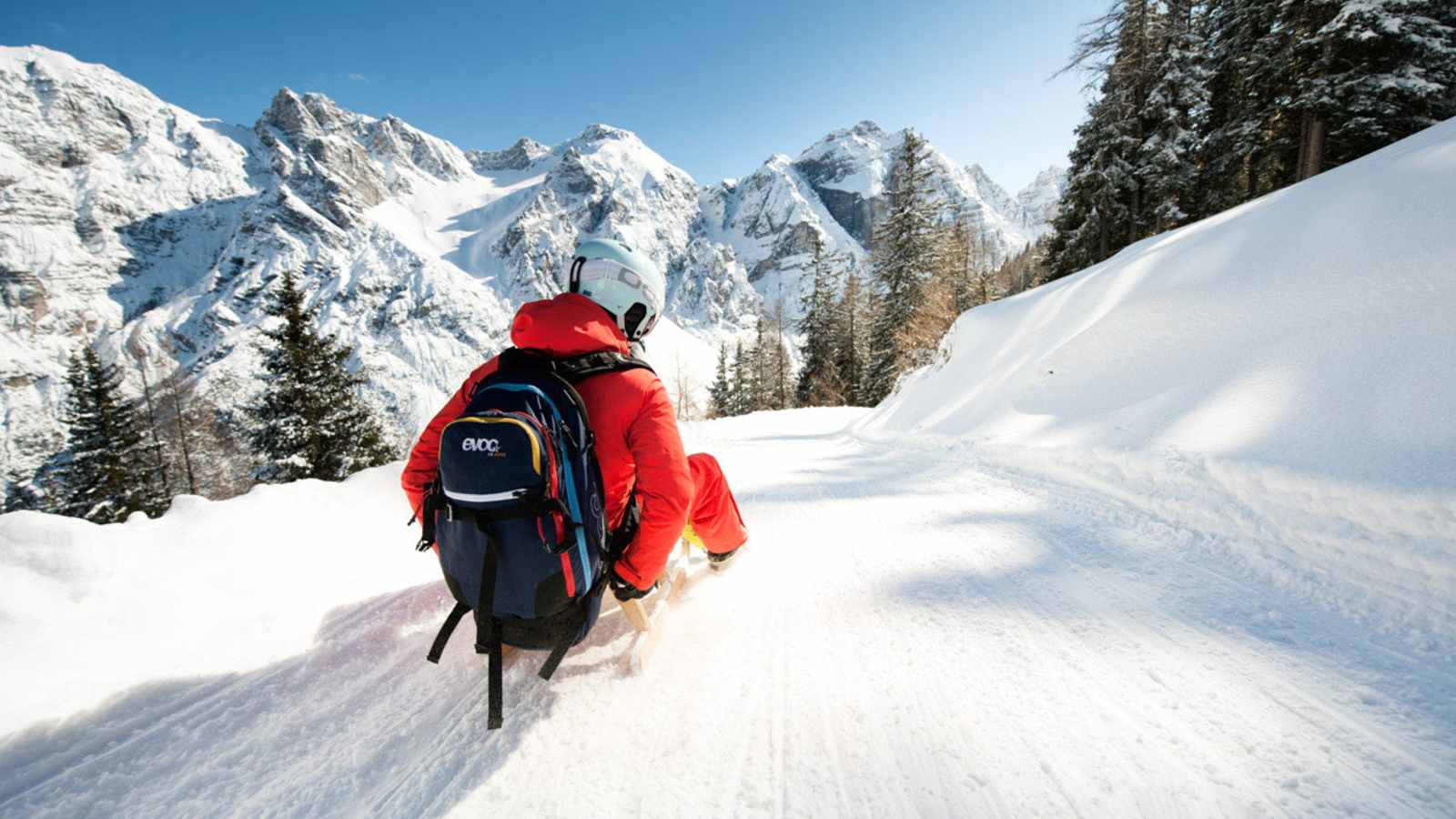 Die lange Pinnistal-Rodelbahn am Elferlift bietet wunderschöne Ausblicke