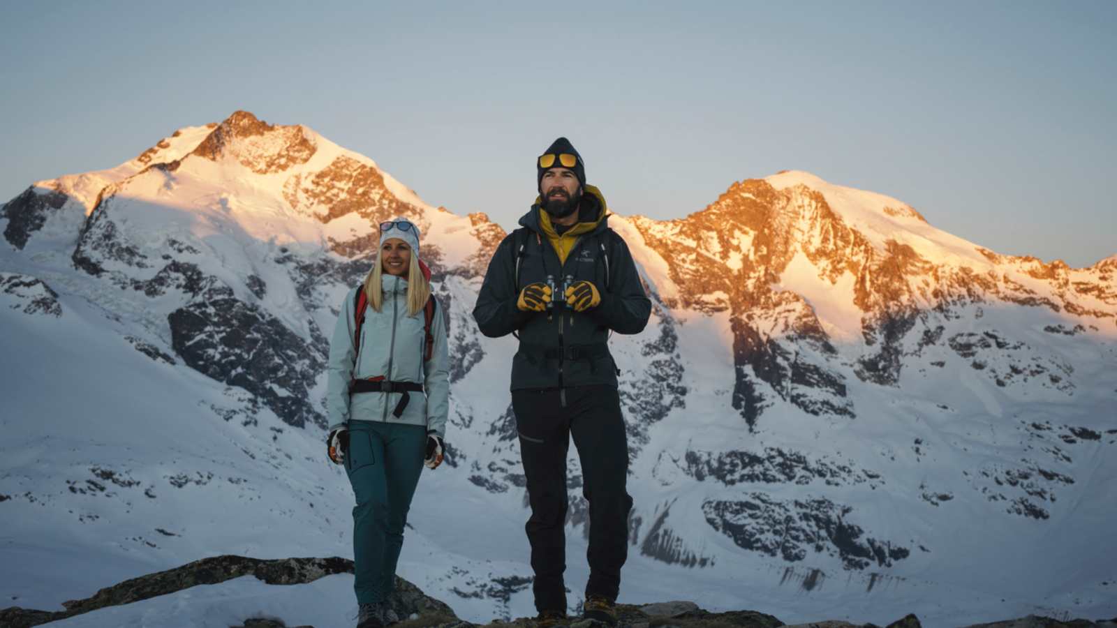 Ein Fernglas sollte ein steter Begleiter auf Bergtour sein.