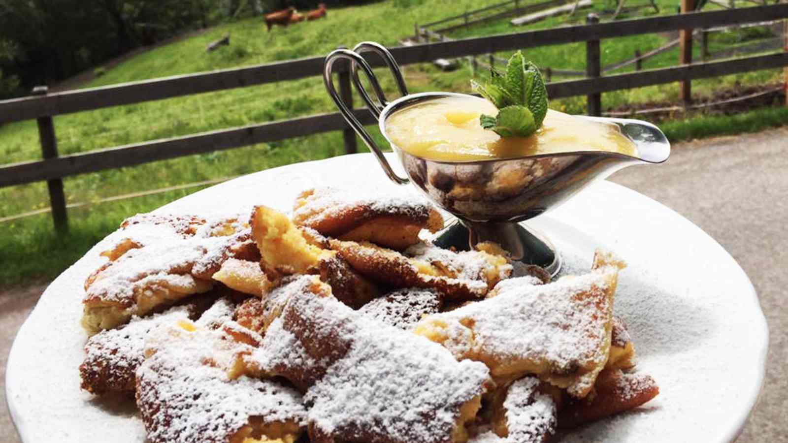 Kaiserschmarrn der Arzler Alm im Karwendel in Tirol