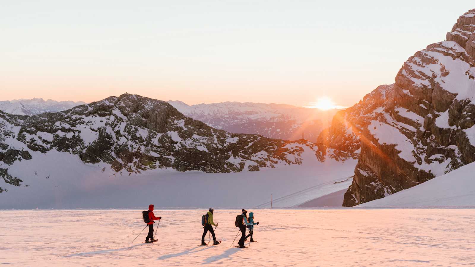 Schneeschuhwanderer am Dachstein