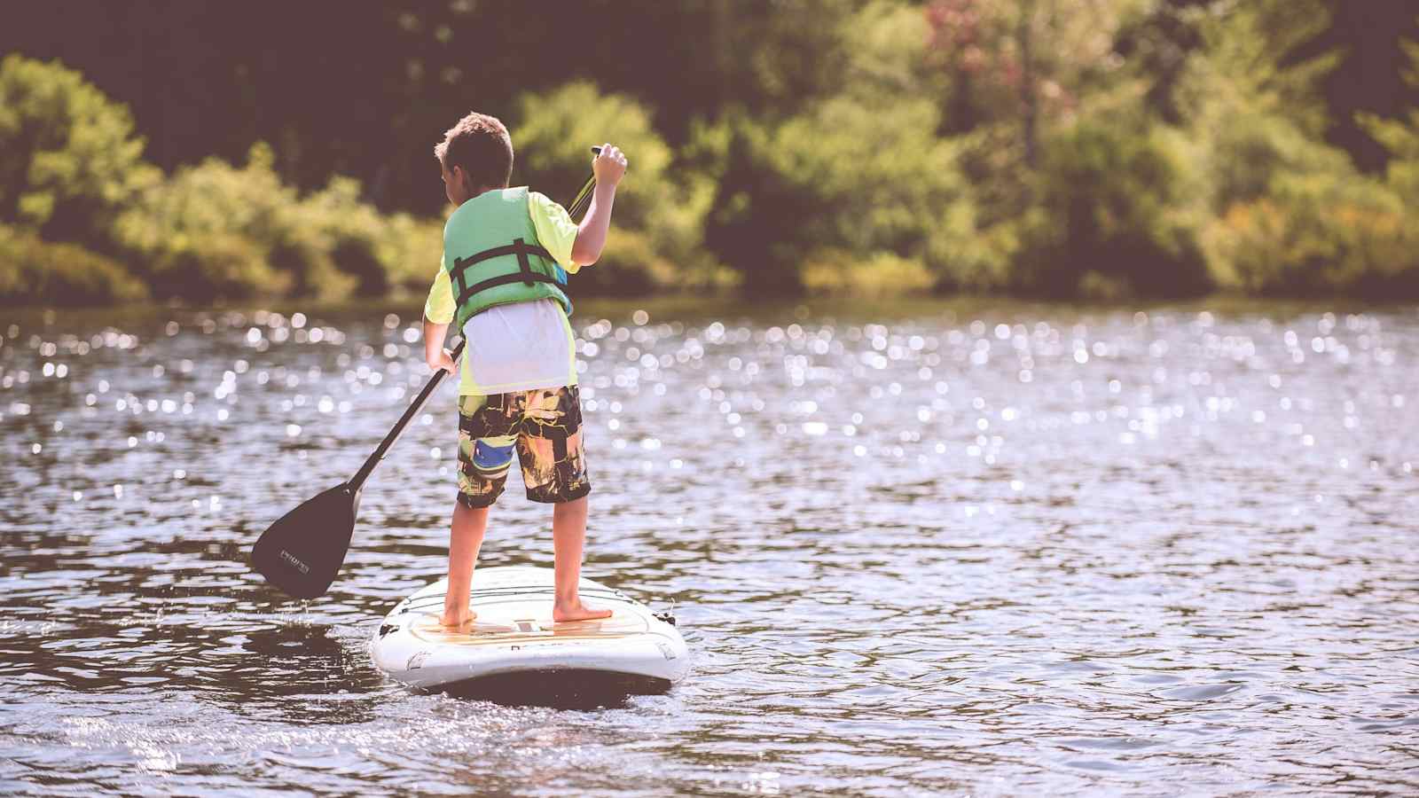 Gerade beim Campen an einem See oder Fluß gilt es die Kids nie aus den Augen zu verlieren