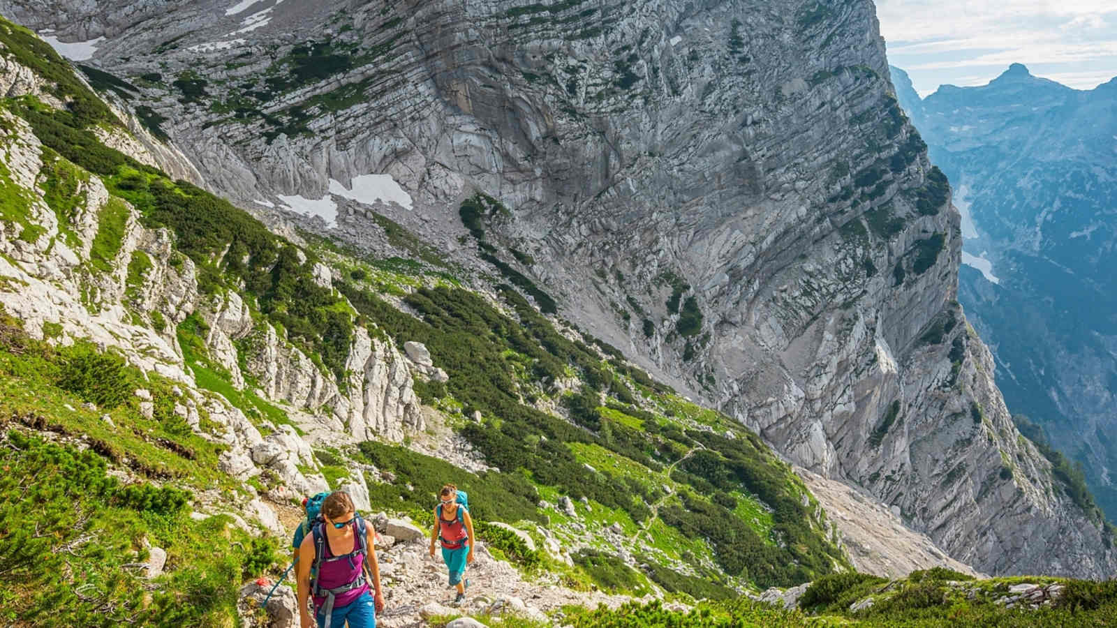 Bergsteiger auf dem Weg zum Gipfel.