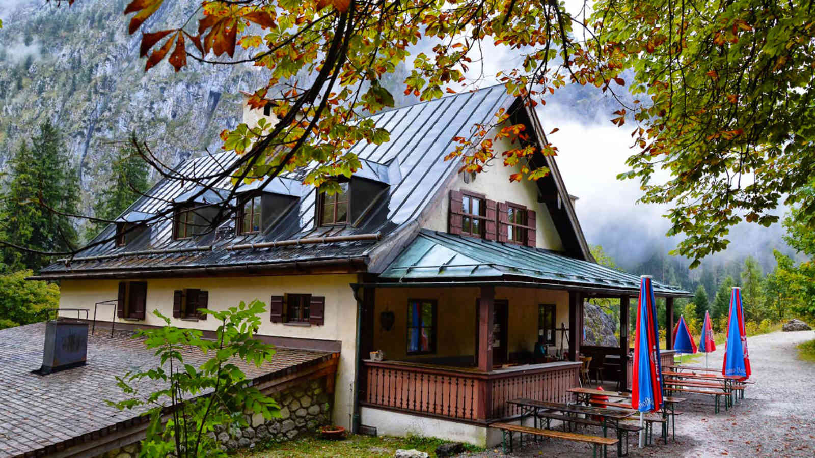 Wimbachschloss in den Berchtesgadener Alpen in Bayern